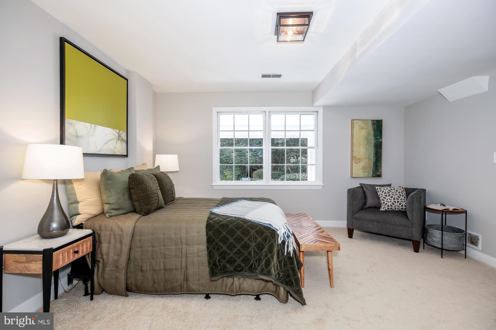 BANNOCKBURN ESTATES - Residential