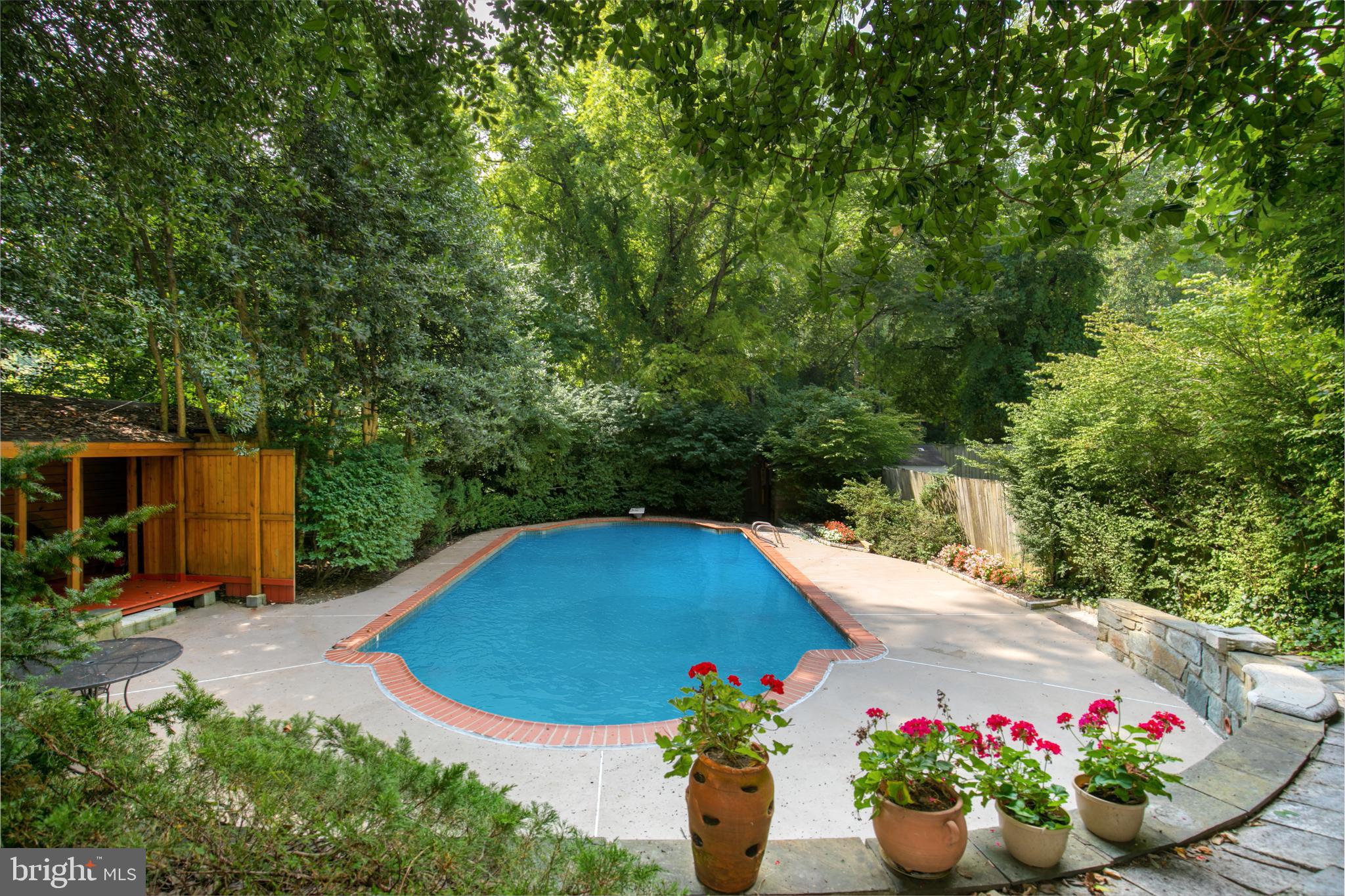 BANNOCKBURN ESTATES - Residential