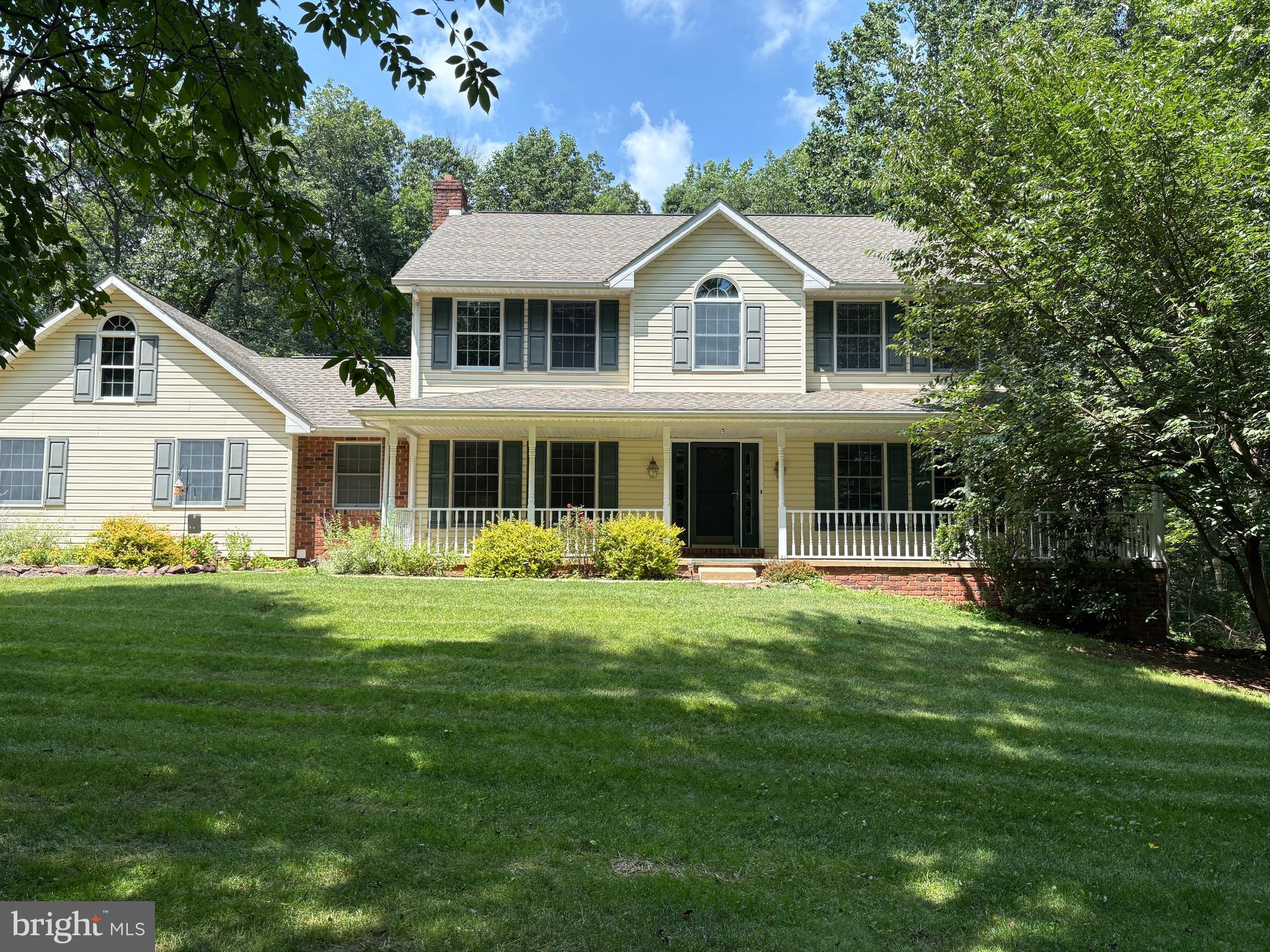 8 WINDING WAY