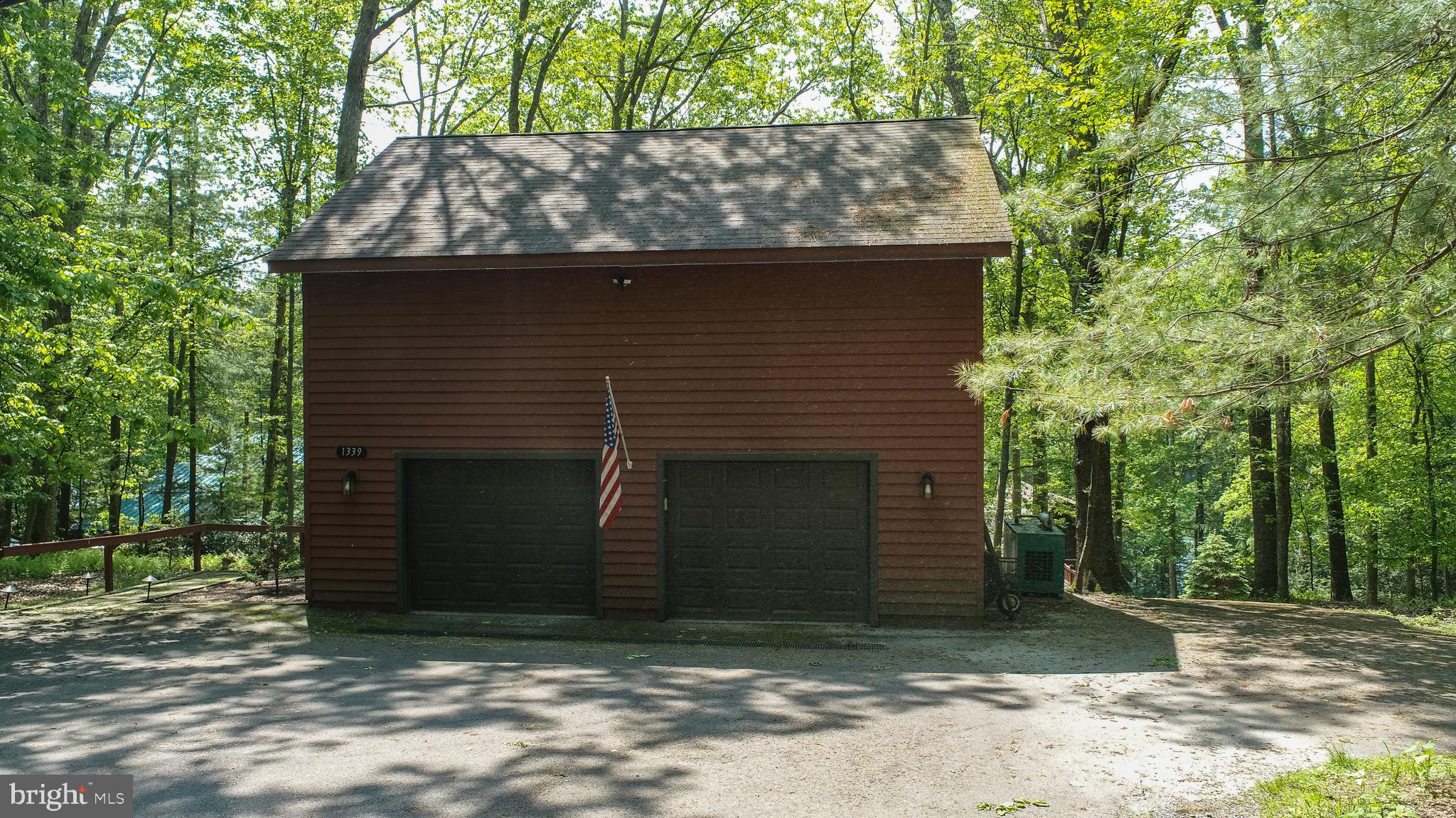 HARVEYS PENINSULA - Residential