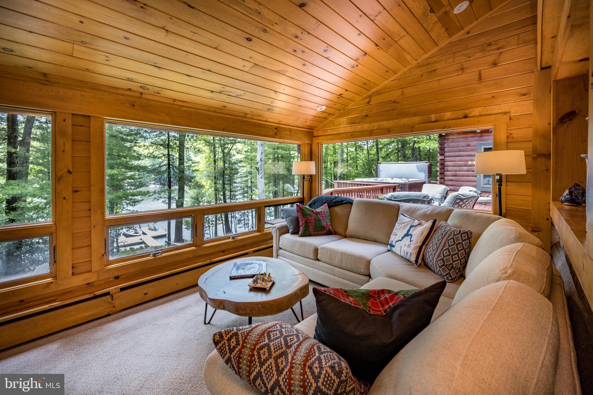 HARVEYS PENINSULA - Residential