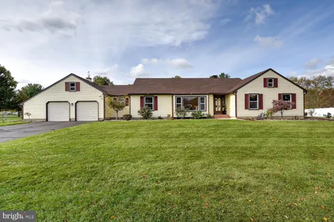 5 Glengarry Way, Princeton Junction, NJ 08550 - MLS#: NJME2064862