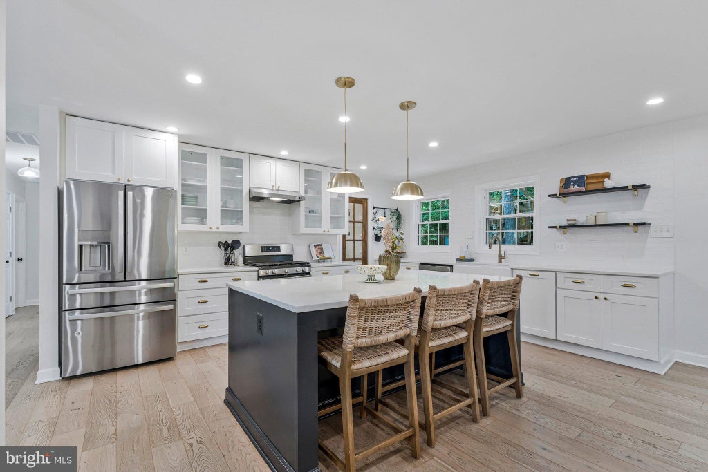 Photo of 10816 Broadwater Drive, FAIRFAX, VA 22032 (MLS # VAFX2322318)
