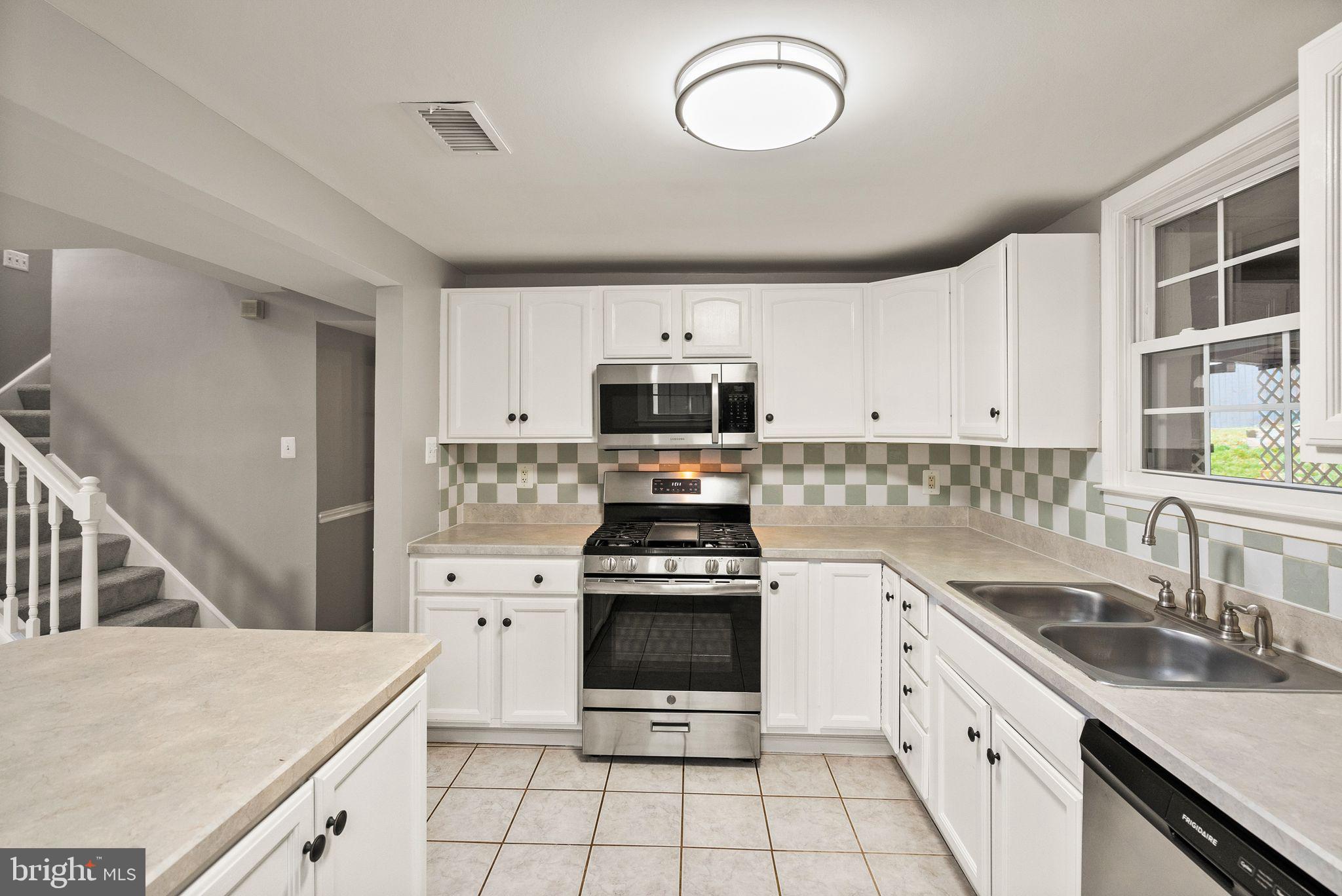 DALE CITY - Residential