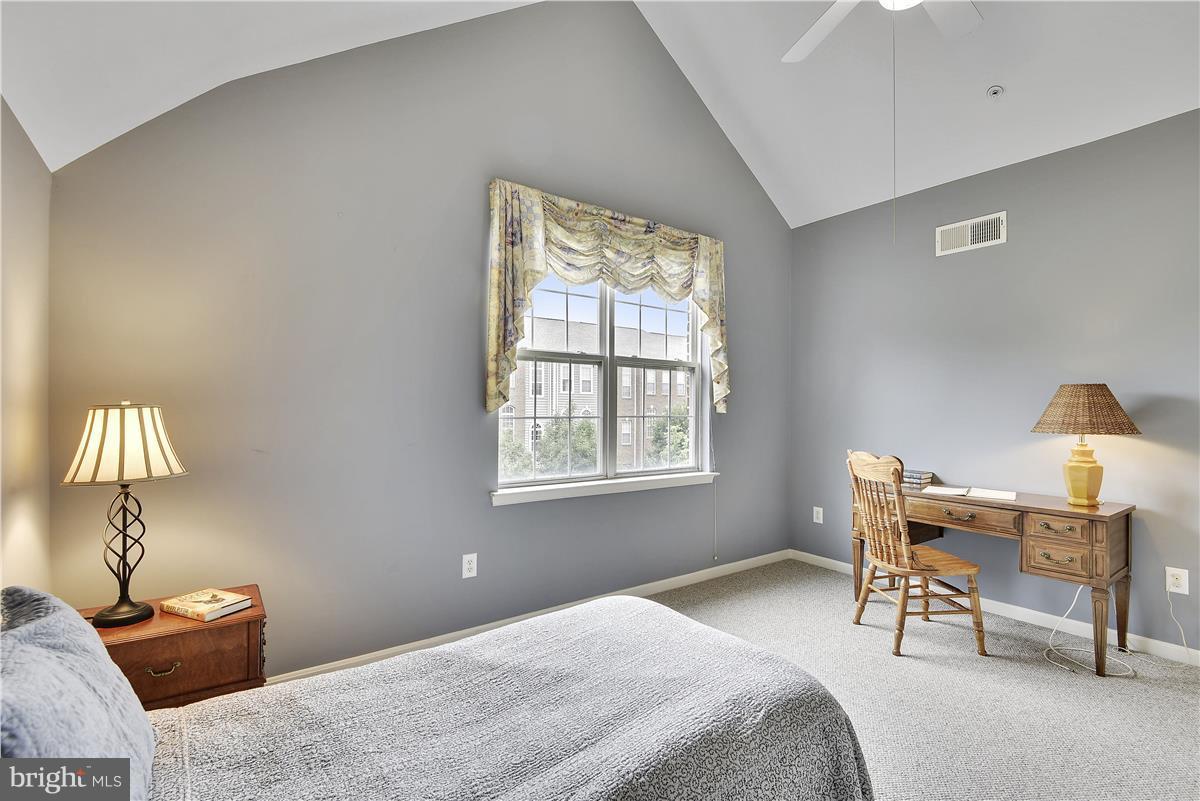 LAKELANDS - Residential