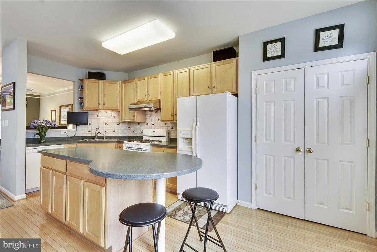 LAKELANDS - Residential