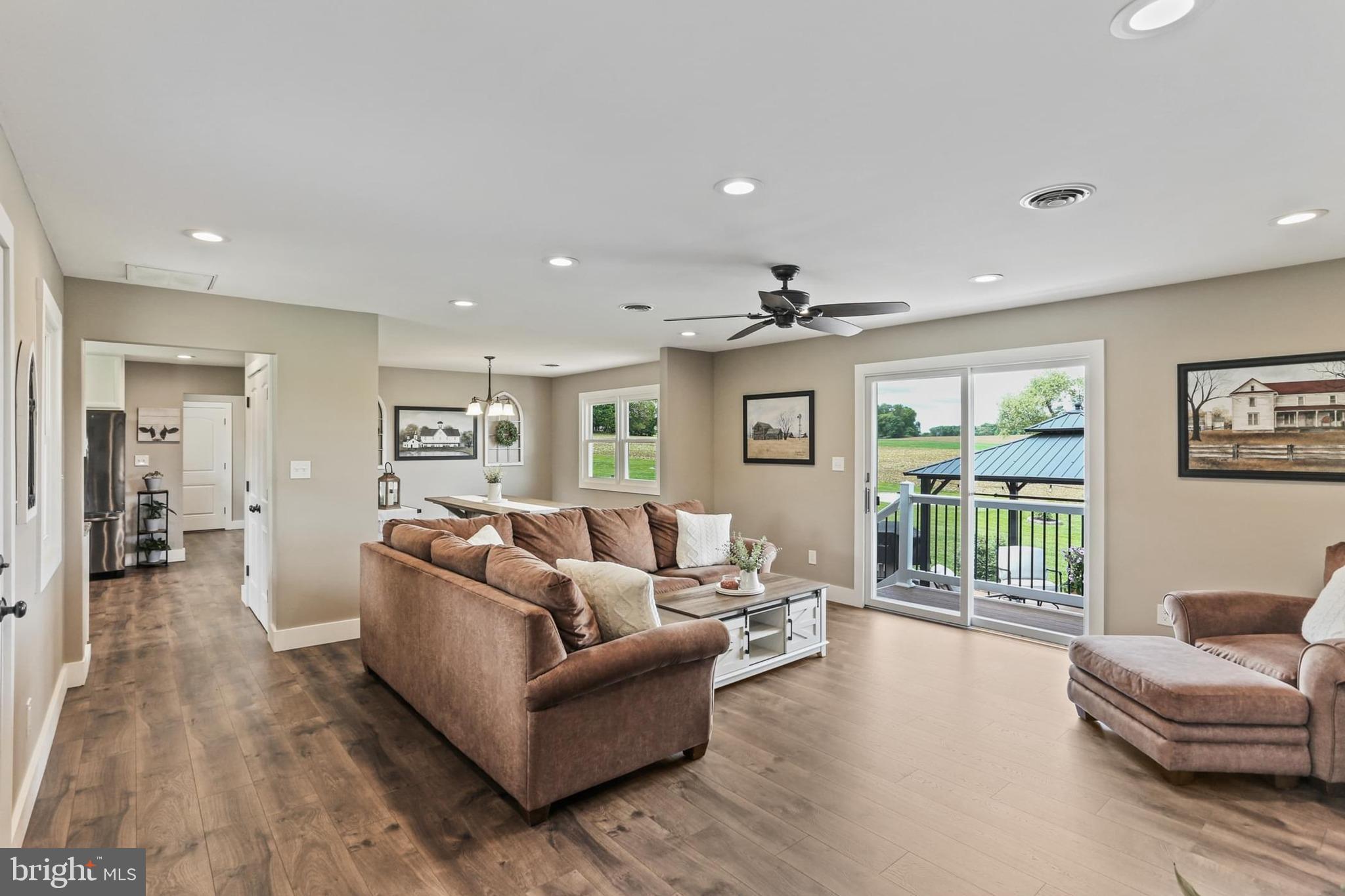 NESTLING WIND - Residential