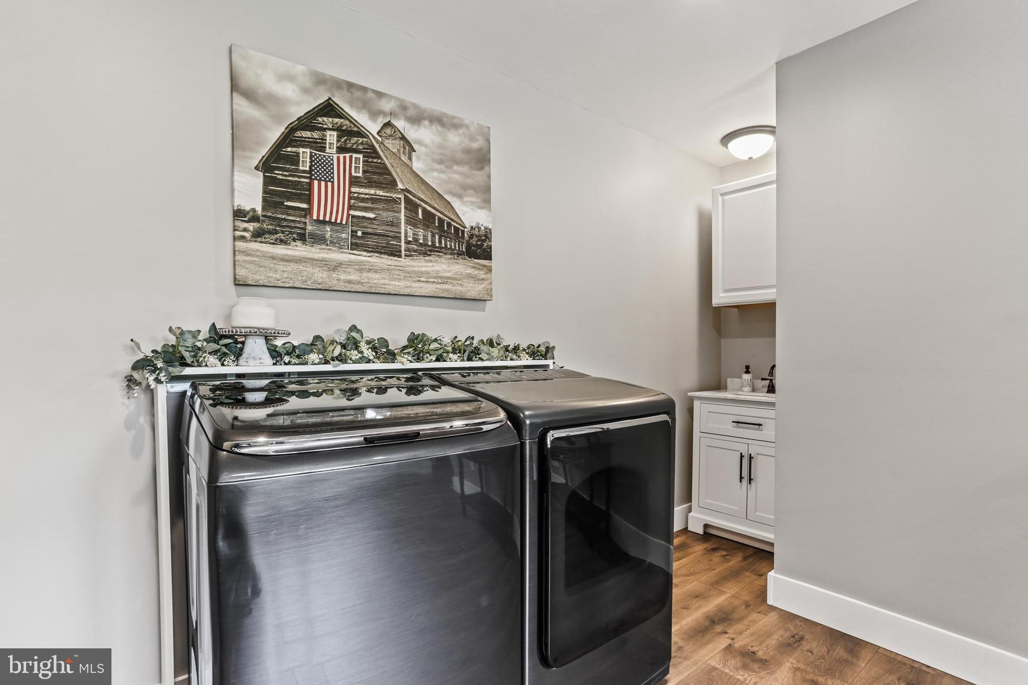 NESTLING WIND - Residential