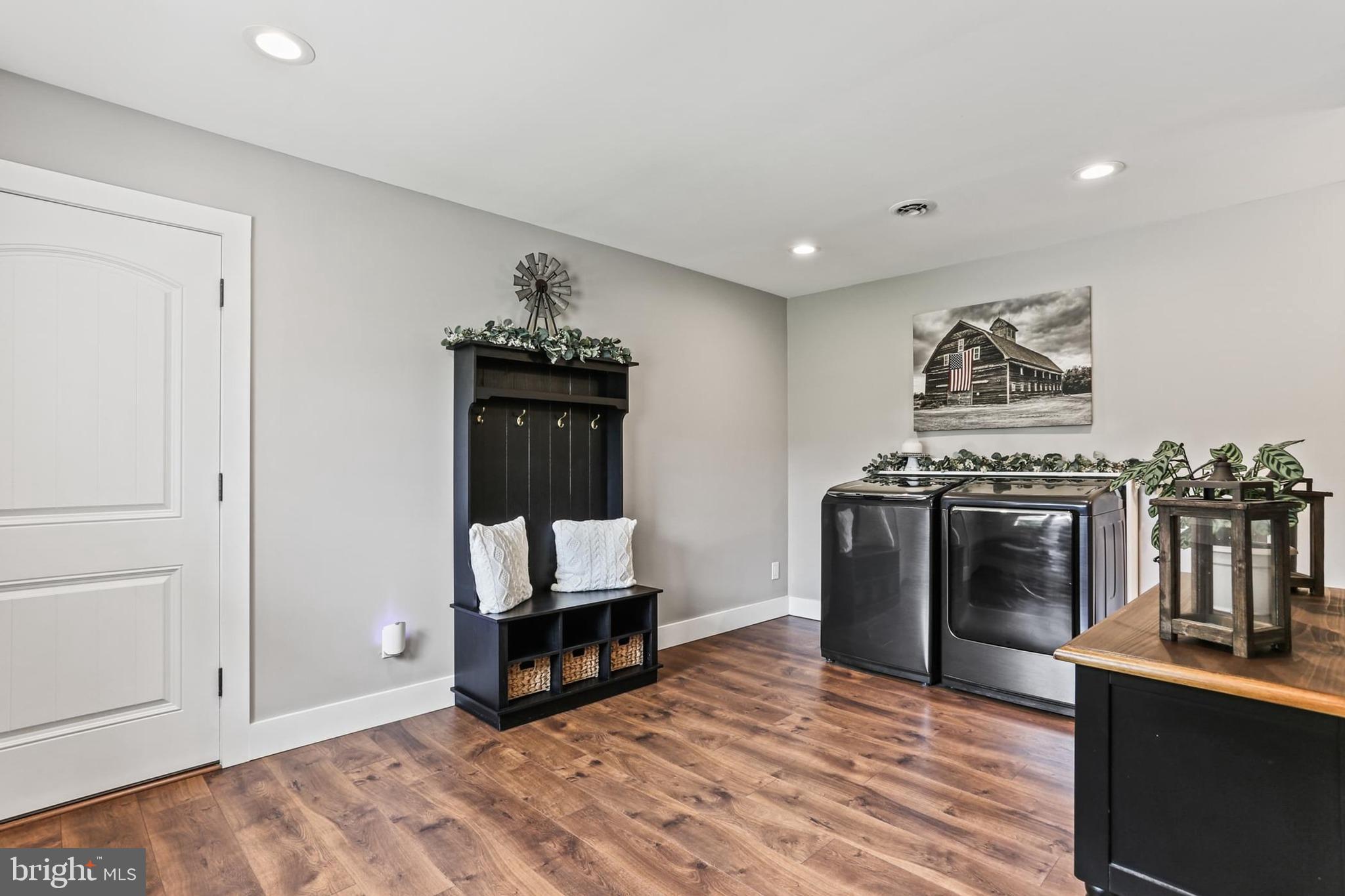 NESTLING WIND - Residential