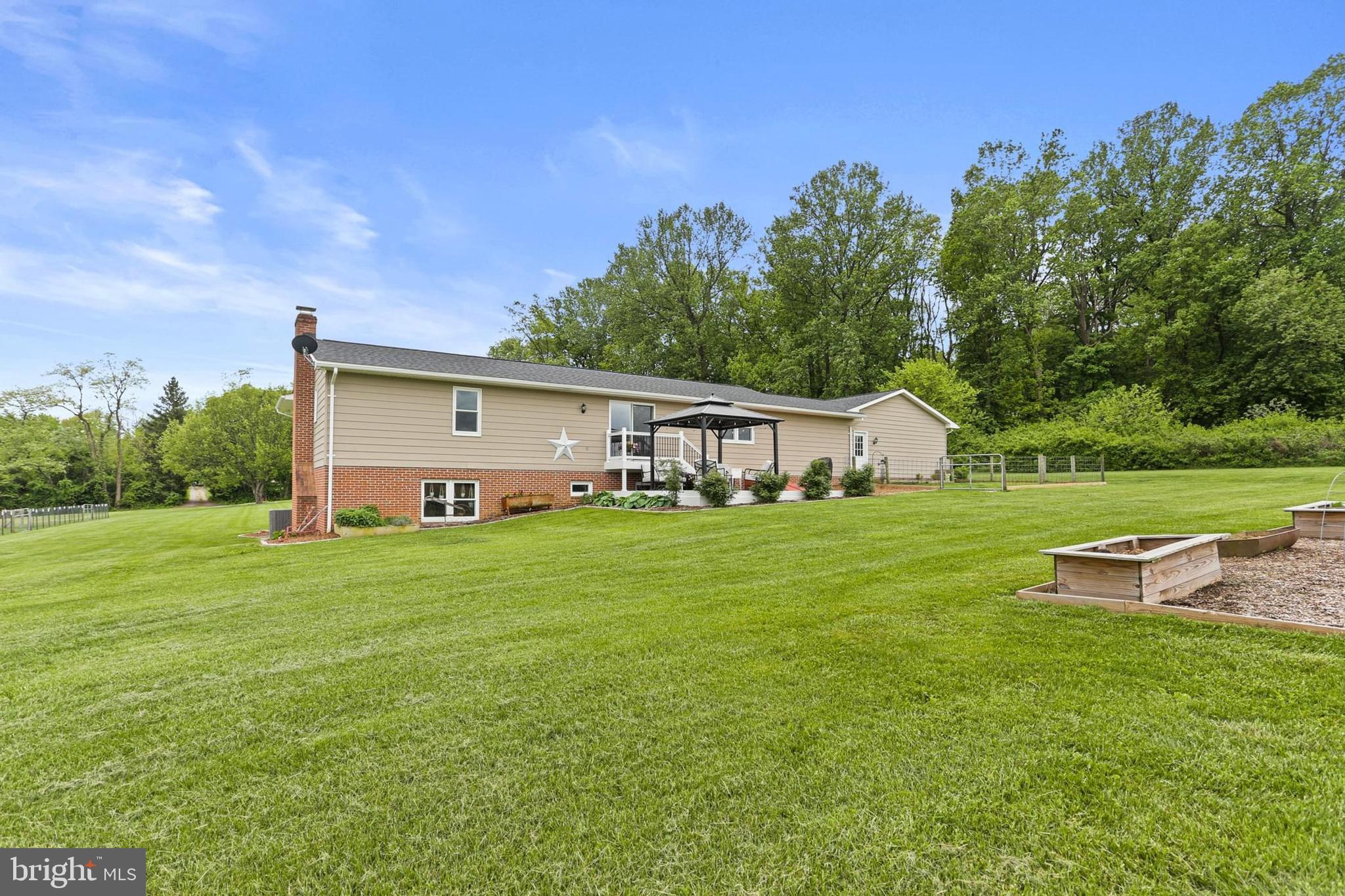 NESTLING WIND - Residential