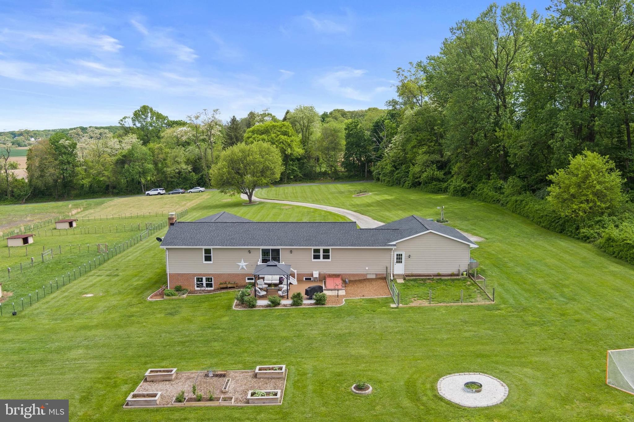 NESTLING WIND - Residential