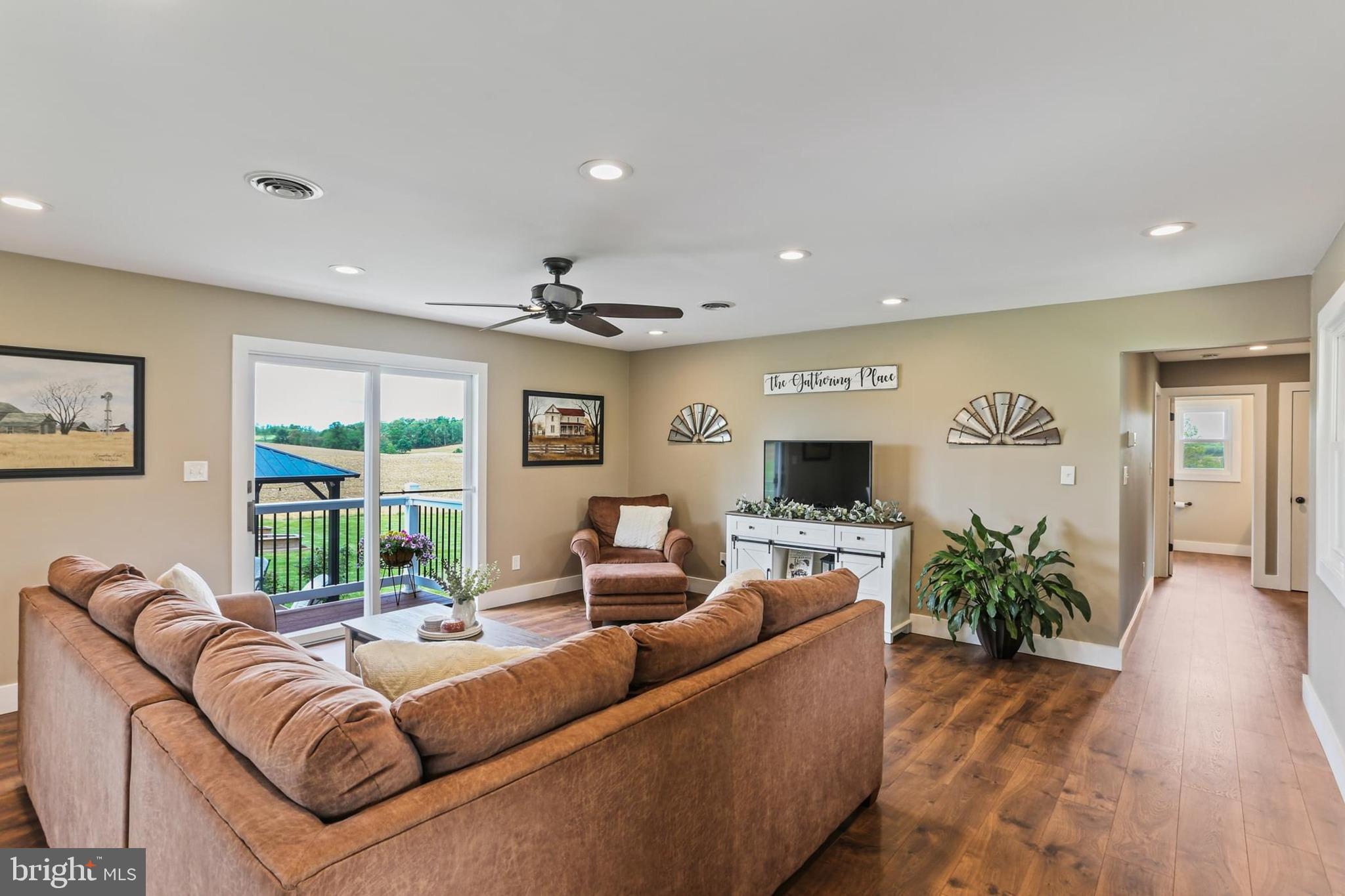 NESTLING WIND - Residential