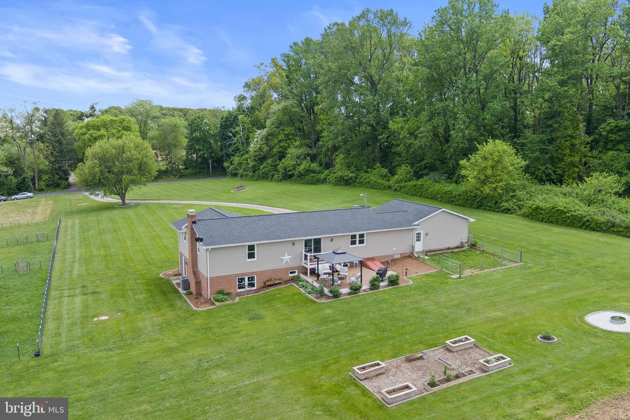 NESTLING WIND - Residential