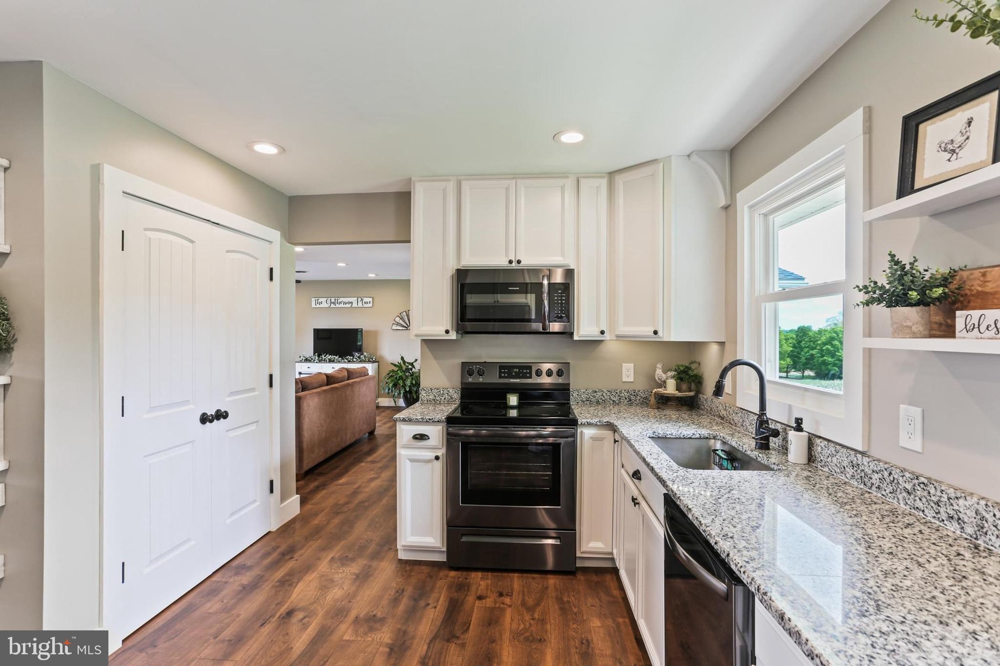 NESTLING WIND - Residential