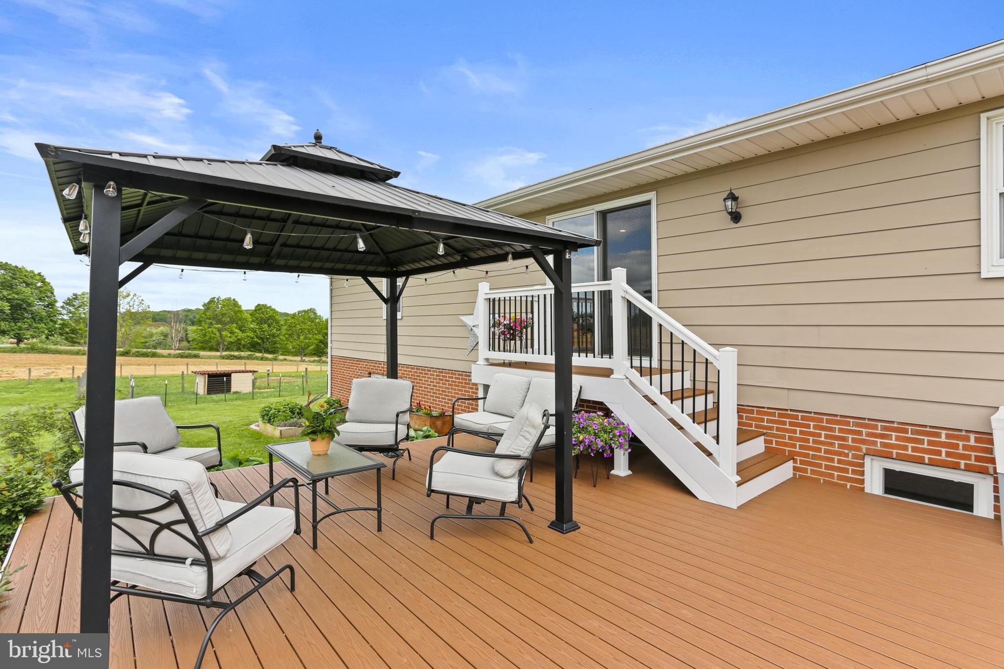 NESTLING WIND - Residential