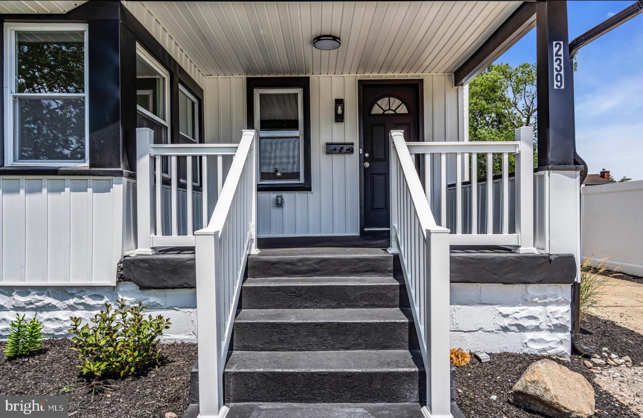 239 W EVESHAM ROAD