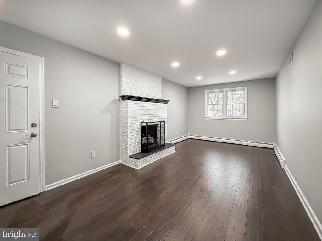 LANGHORNE TERRACE - Residential