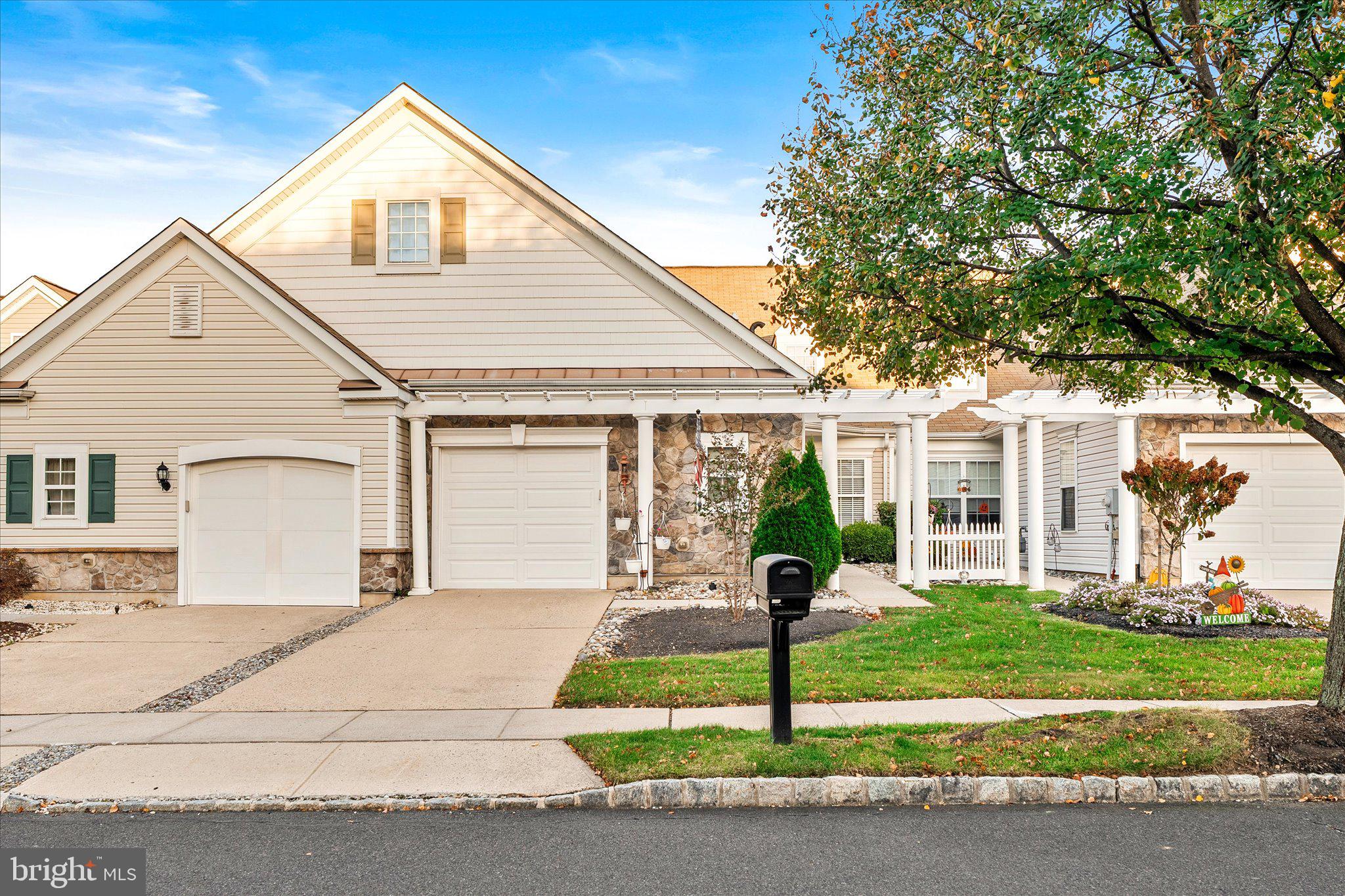 5 FALCON COURT