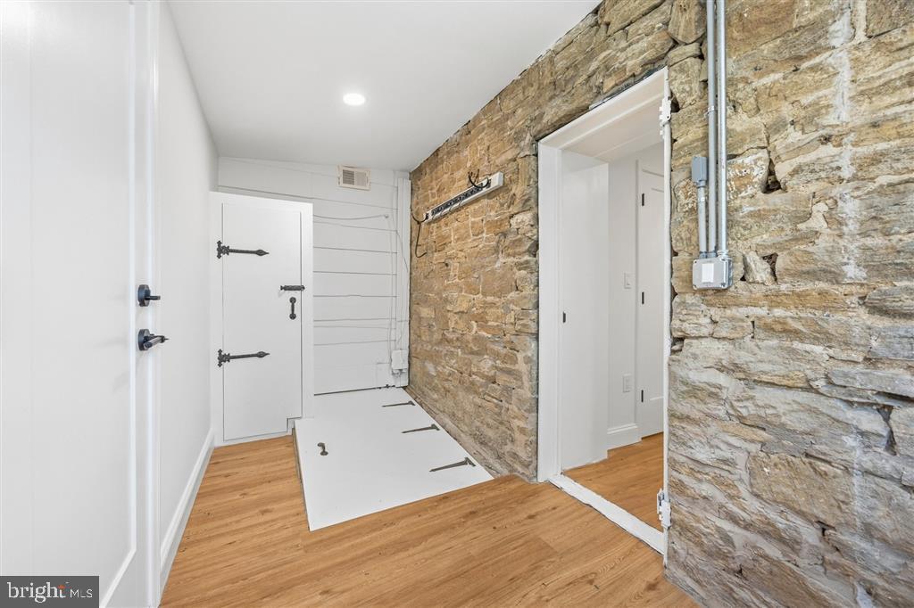 GREENSPRING VALLEY - Residential
