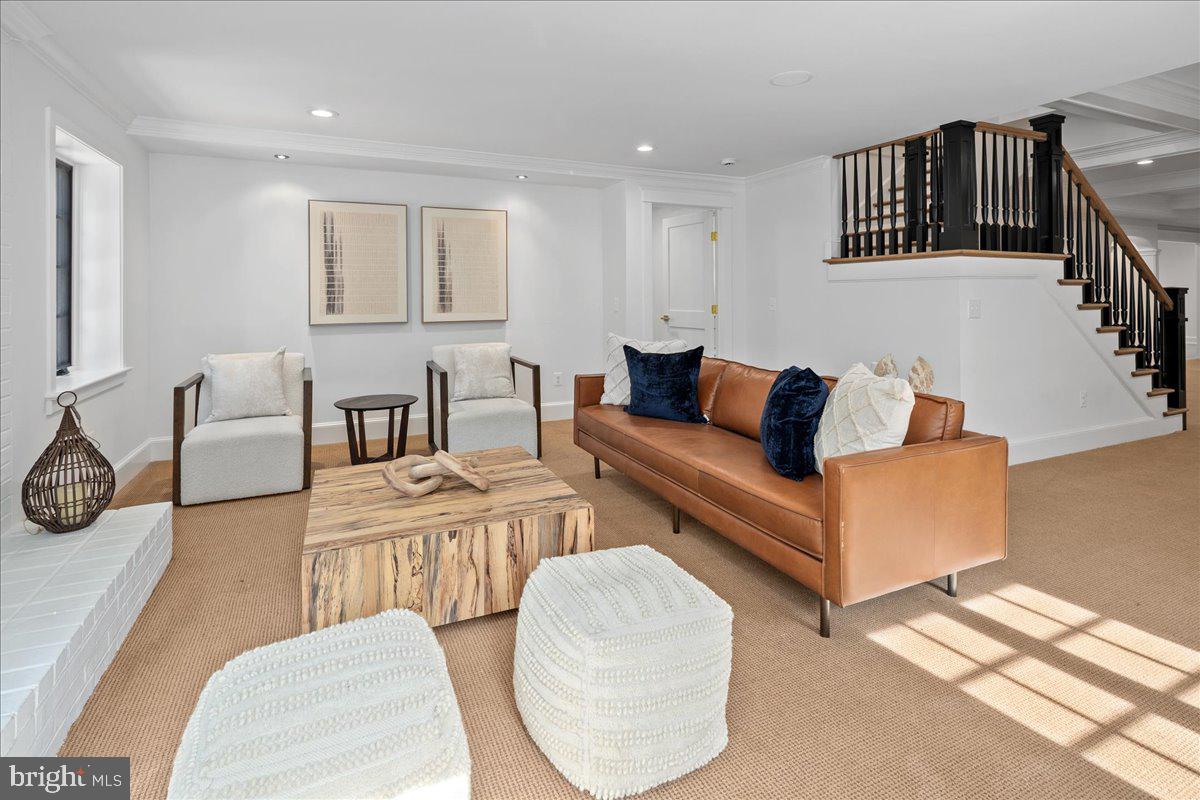 RIVER OAKS FARM - Residential