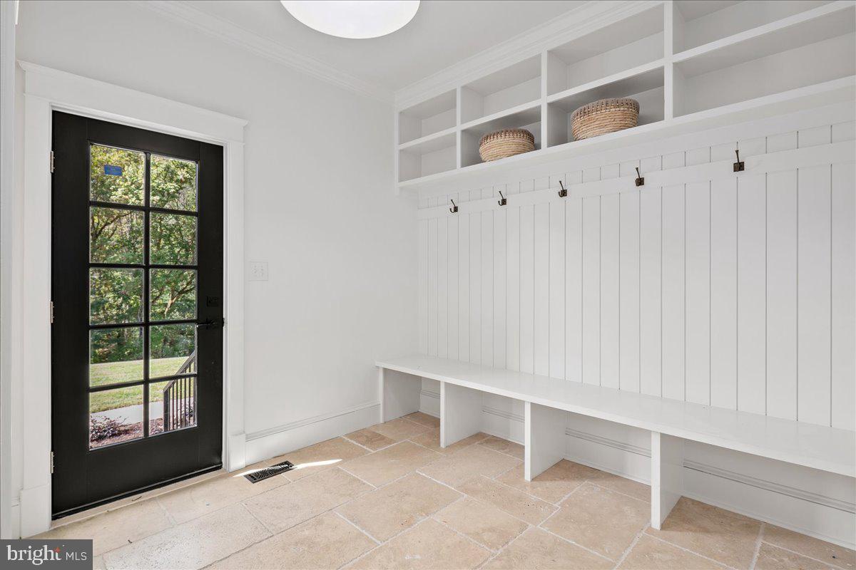 RIVER OAKS FARM - Residential