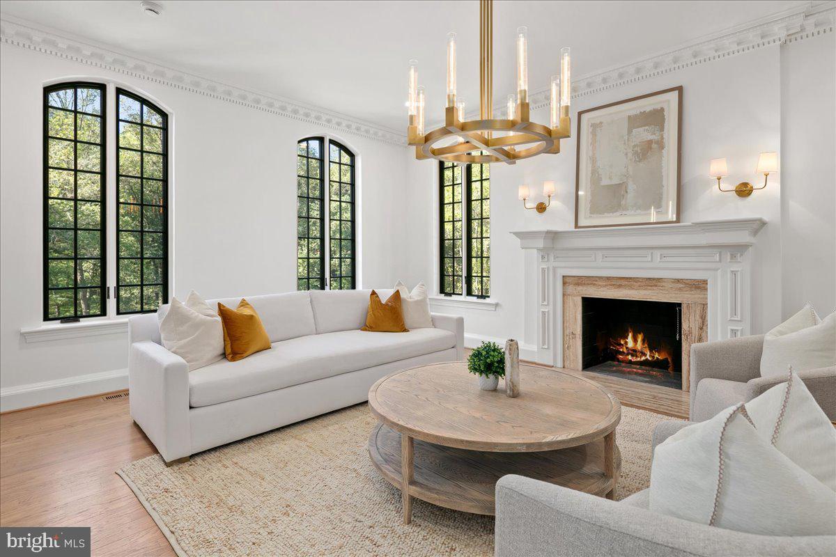 RIVER OAKS FARM - Residential