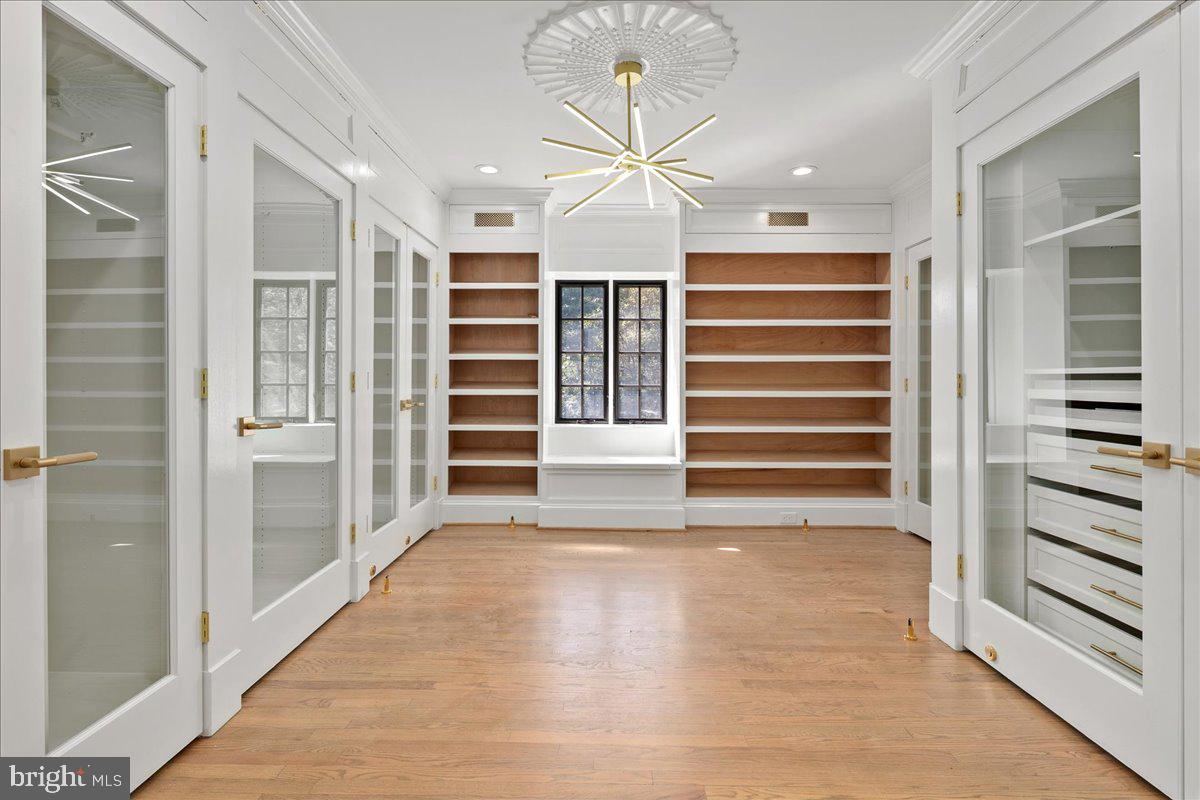 RIVER OAKS FARM - Residential