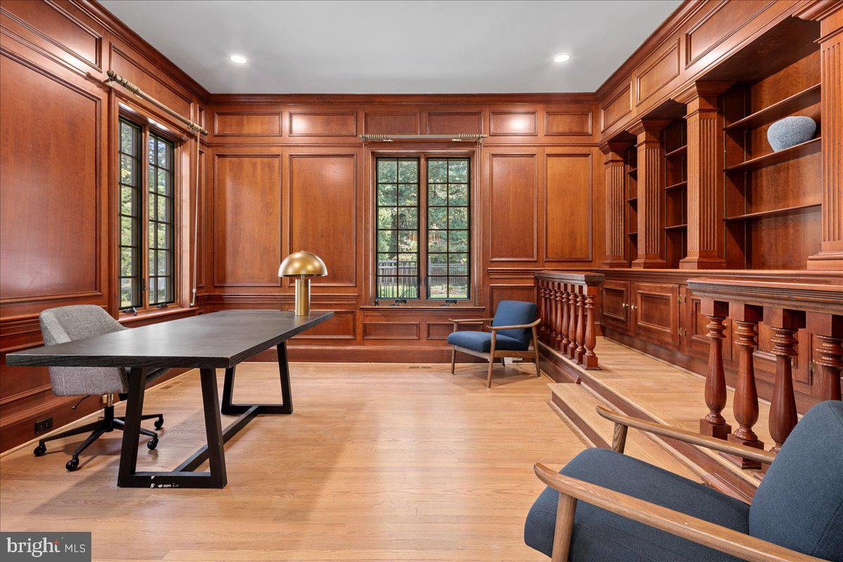 RIVER OAKS FARM - Residential