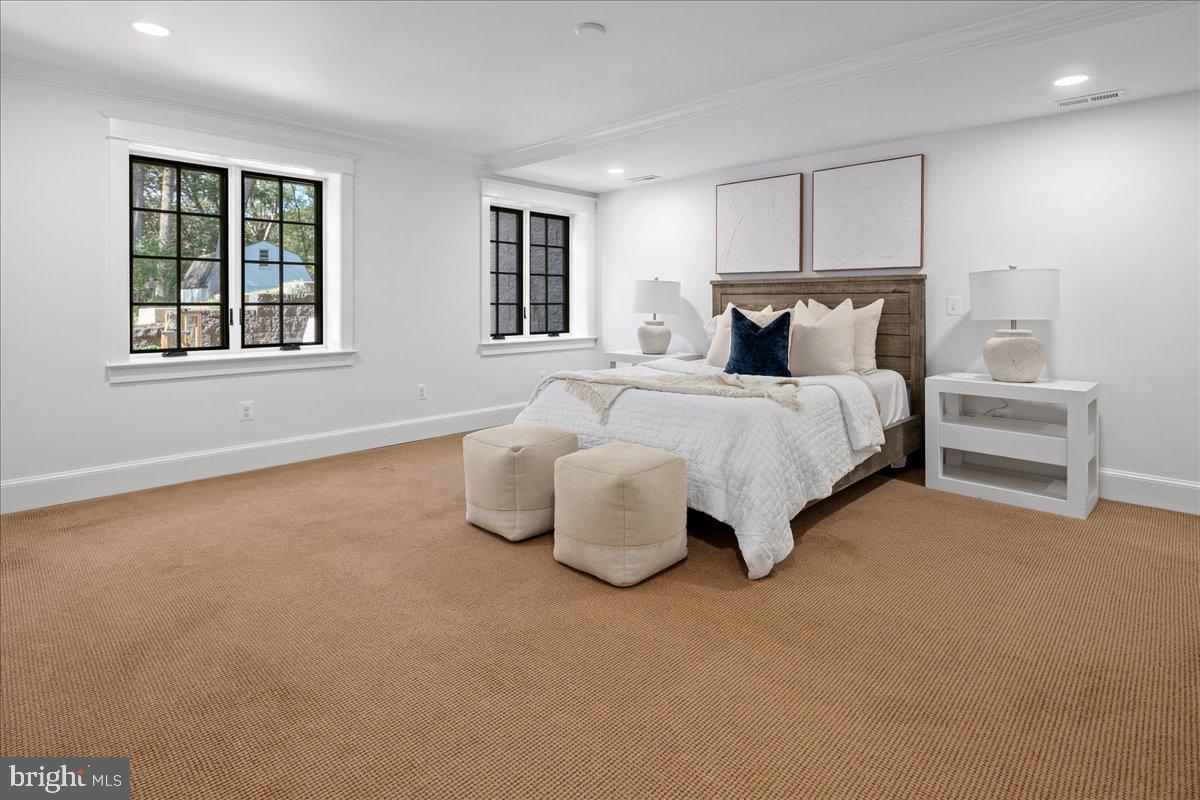 RIVER OAKS FARM - Residential