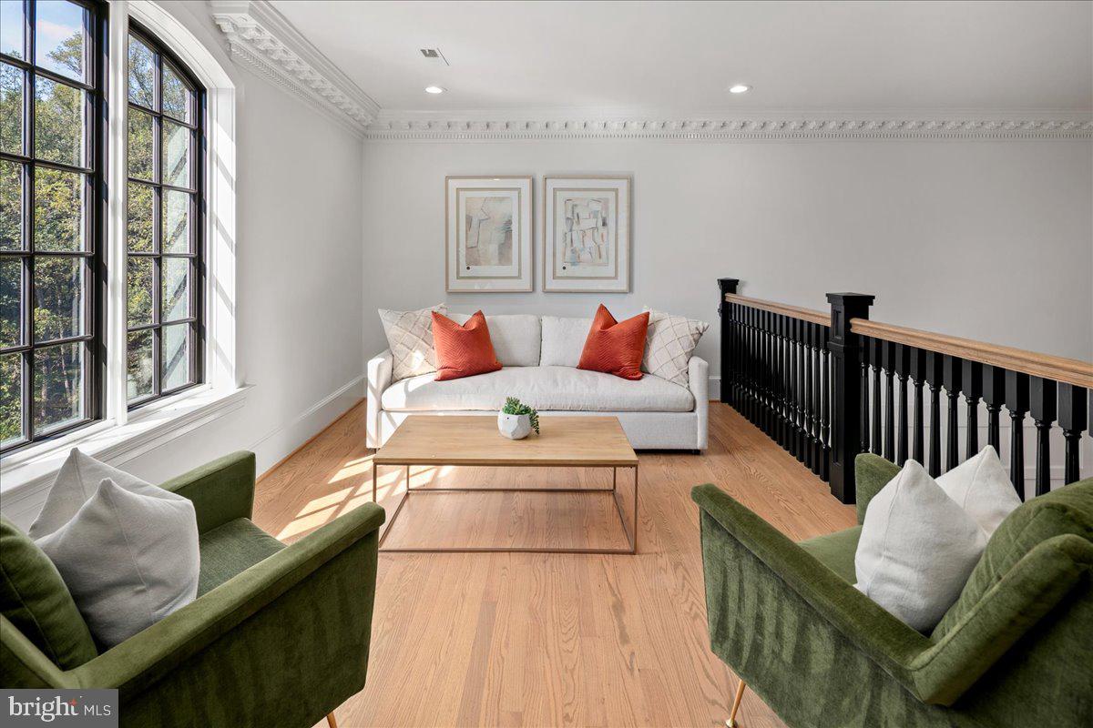 RIVER OAKS FARM - Residential