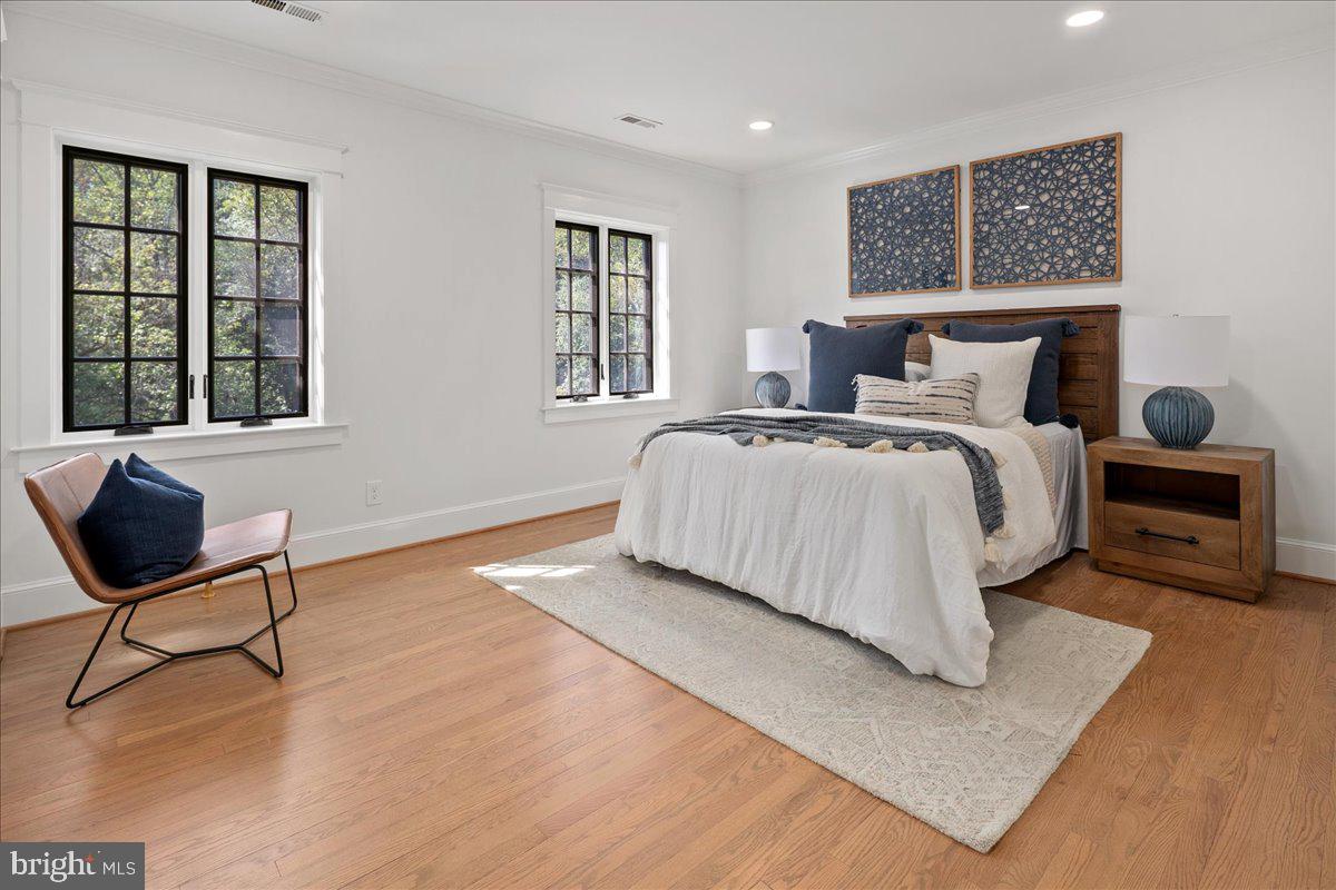 RIVER OAKS FARM - Residential