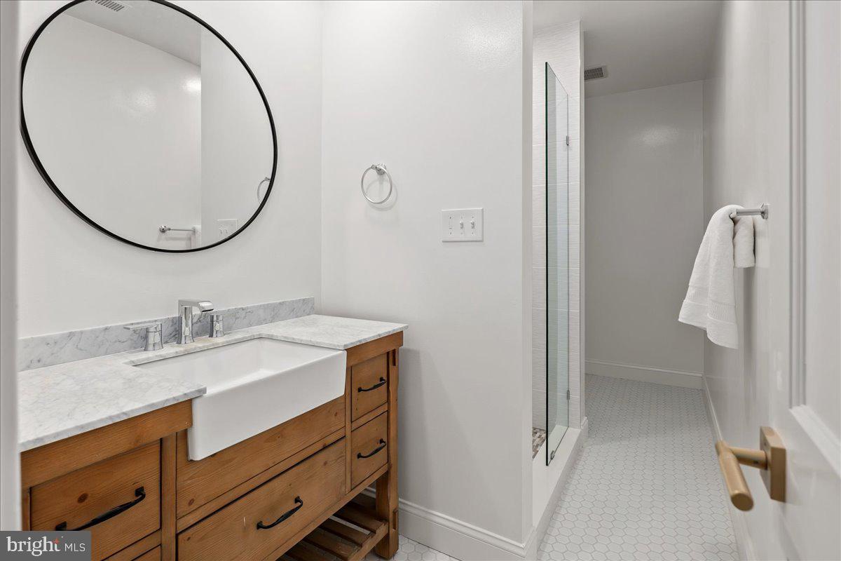 RIVER OAKS FARM - Residential