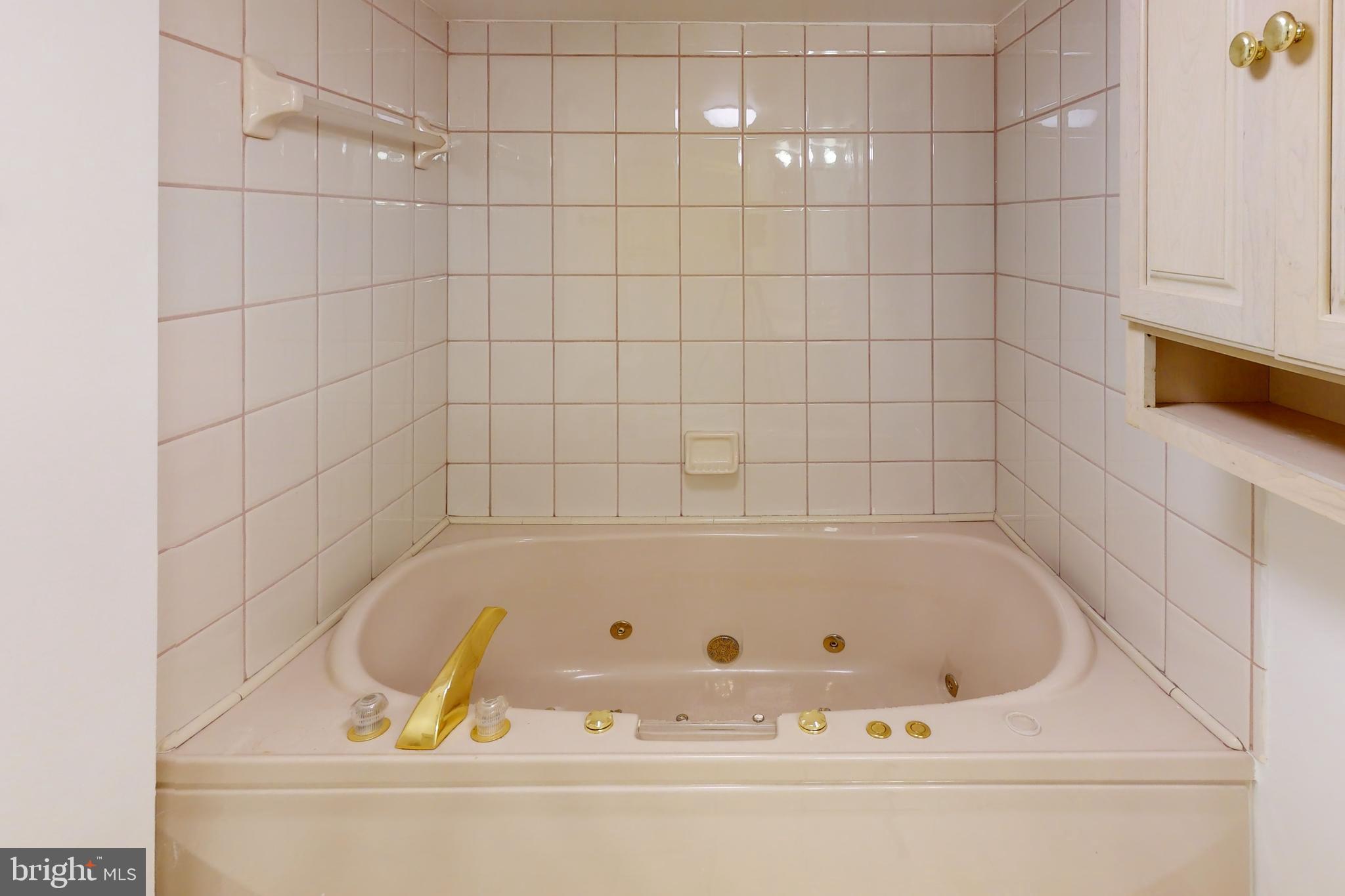 SEABROOK ESTATES - Residential