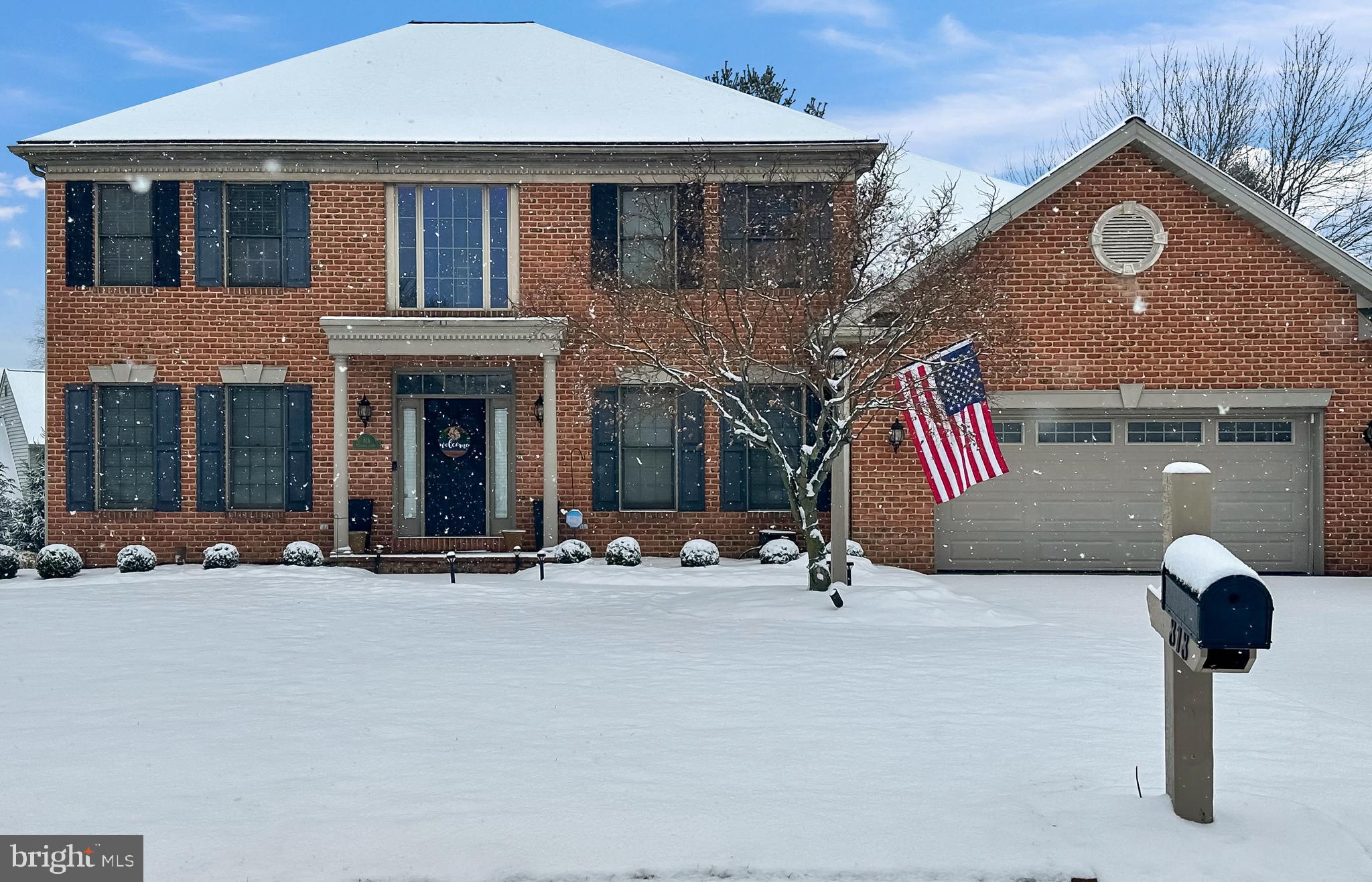 818 COOPERS COURT
