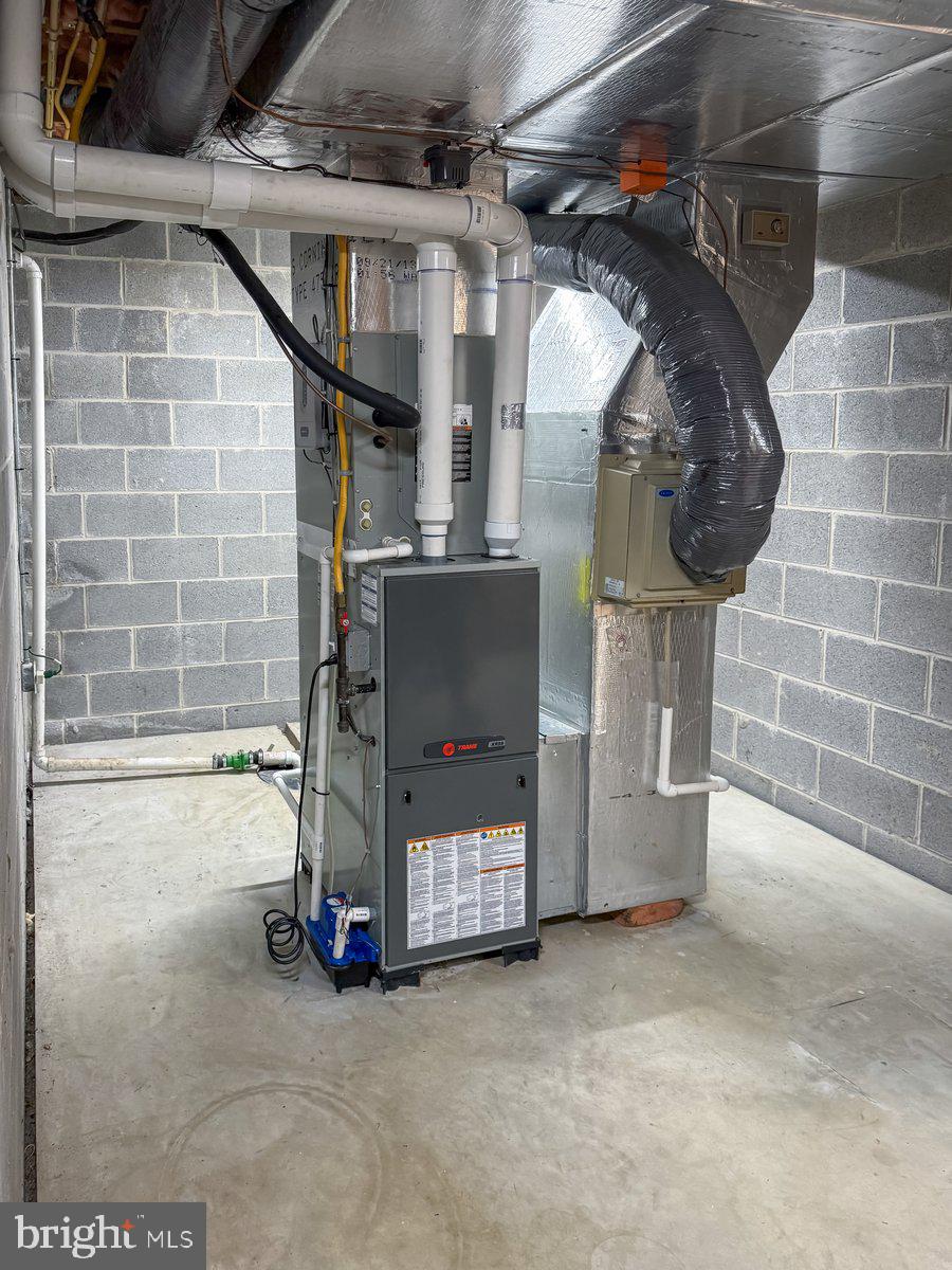 CENTERVILLE COMMONS - Residential