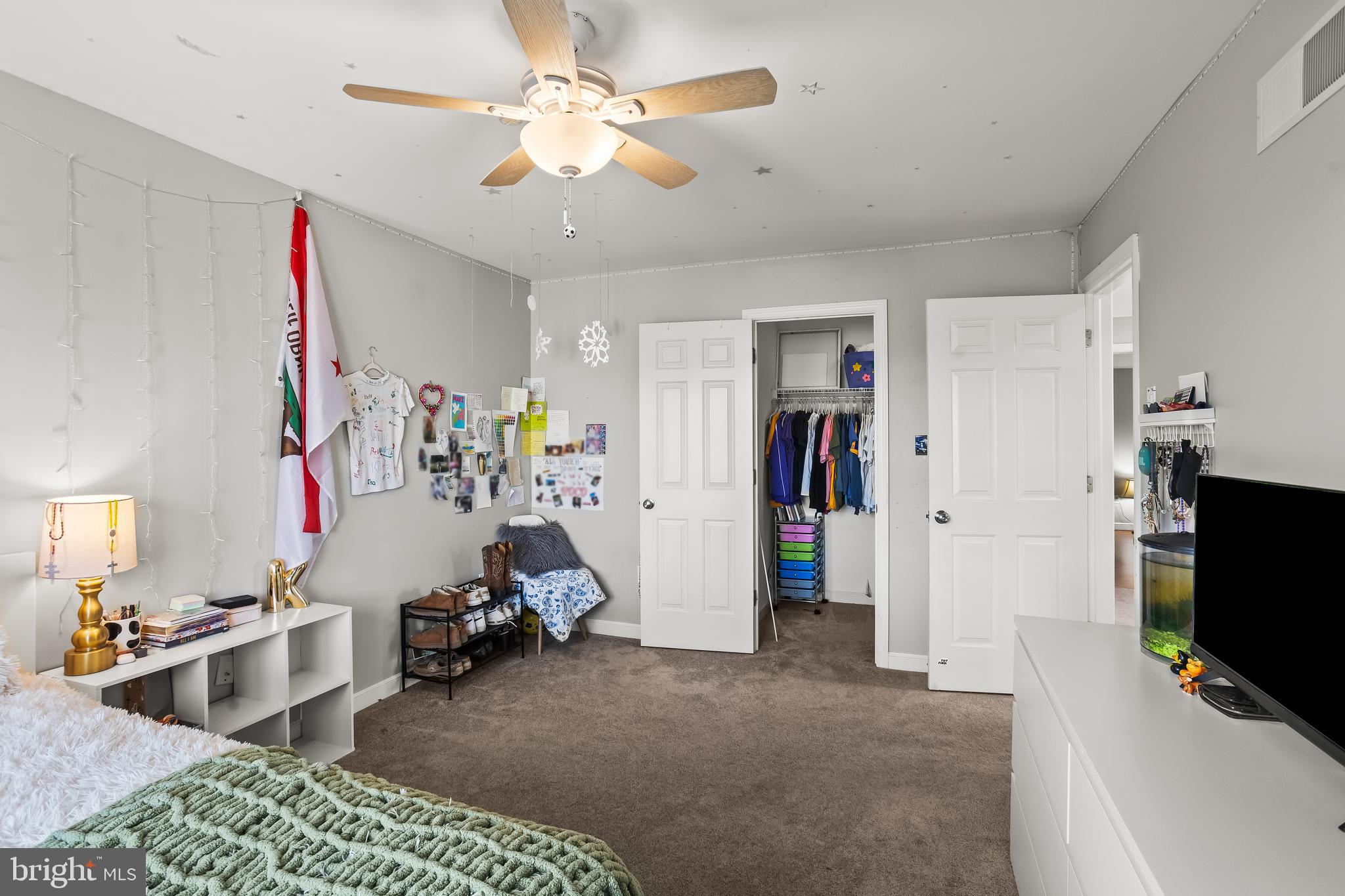 CENTERVILLE COMMONS - Residential