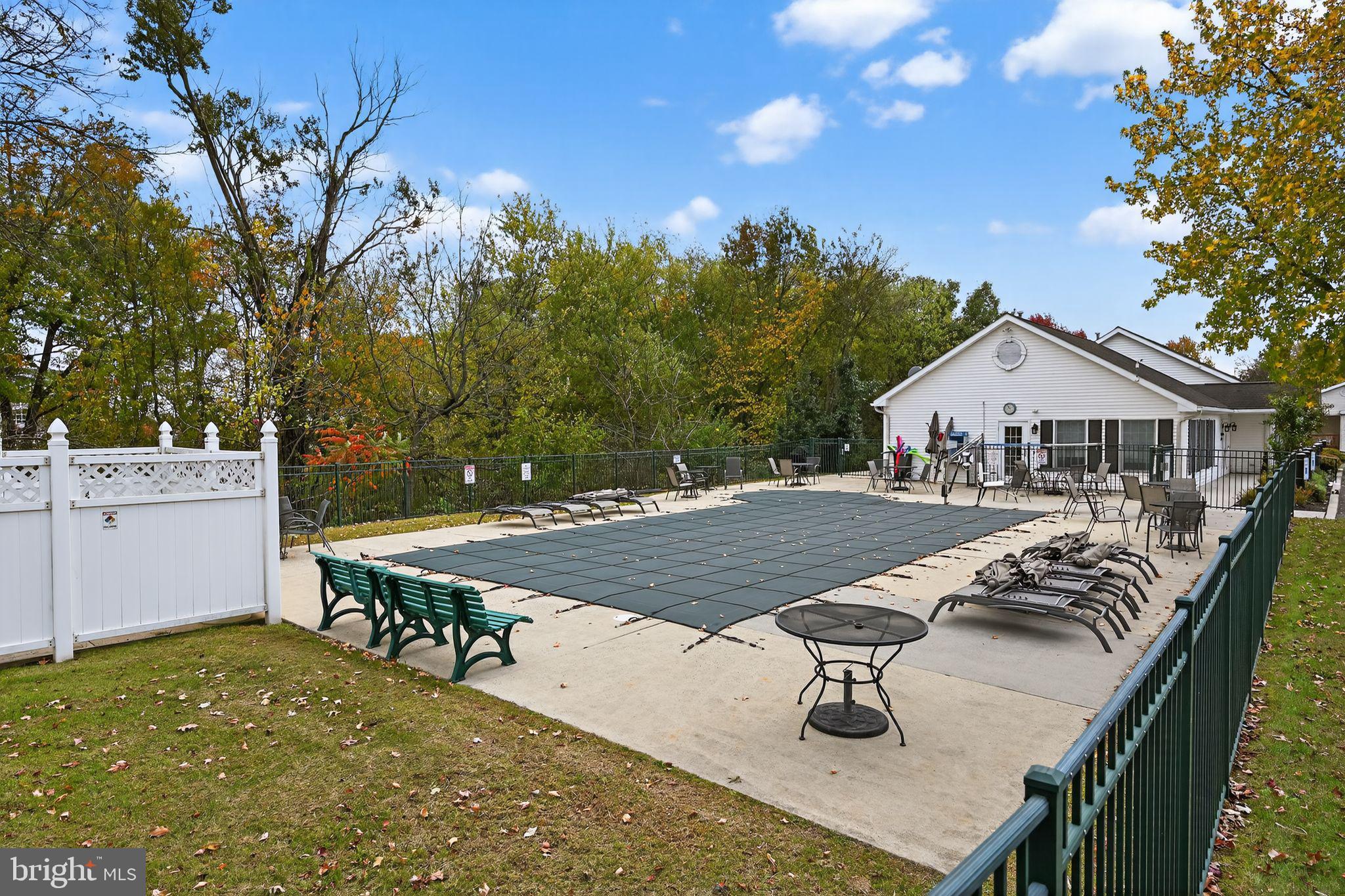 WILLOW RUN - Residential