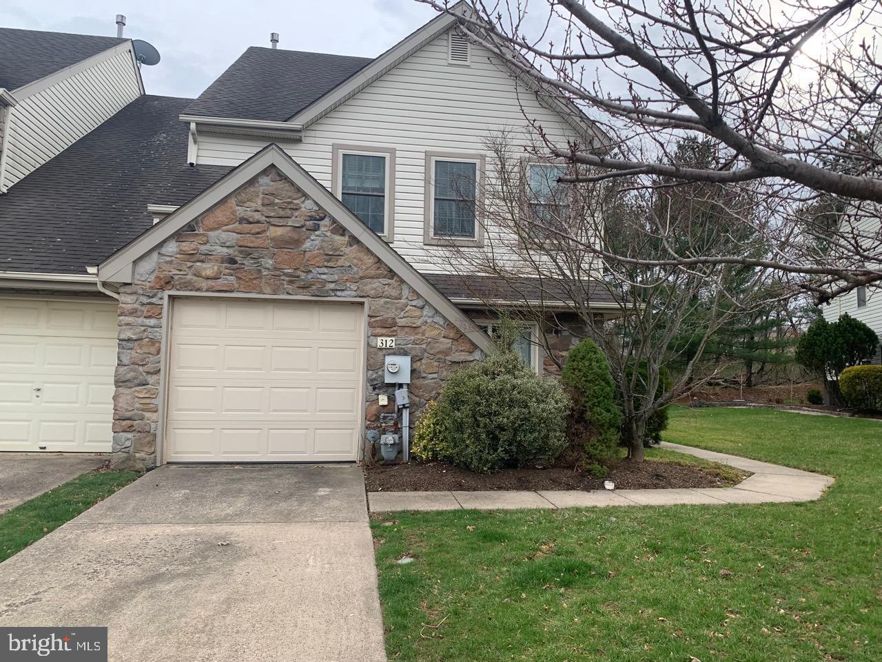 This well-maintained end-unit townhome is desirable in the Central Bucks District. It features a beautiful view of trees and a patio. As you enter through the front door, you'll find an open floor plan with natural light streaming in from the living room window. The living room features a fireplace and a sliding glass door that leads to the patio and backyard, offering a lovely view of the surrounding woods. The kitchen has beautiful countertops, white cabinets, and a refrigerator. The dining area is open to the kitchen and a large family room. Moving to the second floor, you'll find a main bedroom with two walk-in closets and a private bath, two nice-sized bedrooms, a full bathroom, ample closet space, and a large hall bath. A one-car garage, an oversized driveway, additional street parking, and a guest parking space. Convenient location close to roadways, dining, and shopping.
The landlord will cover the association's fee.
