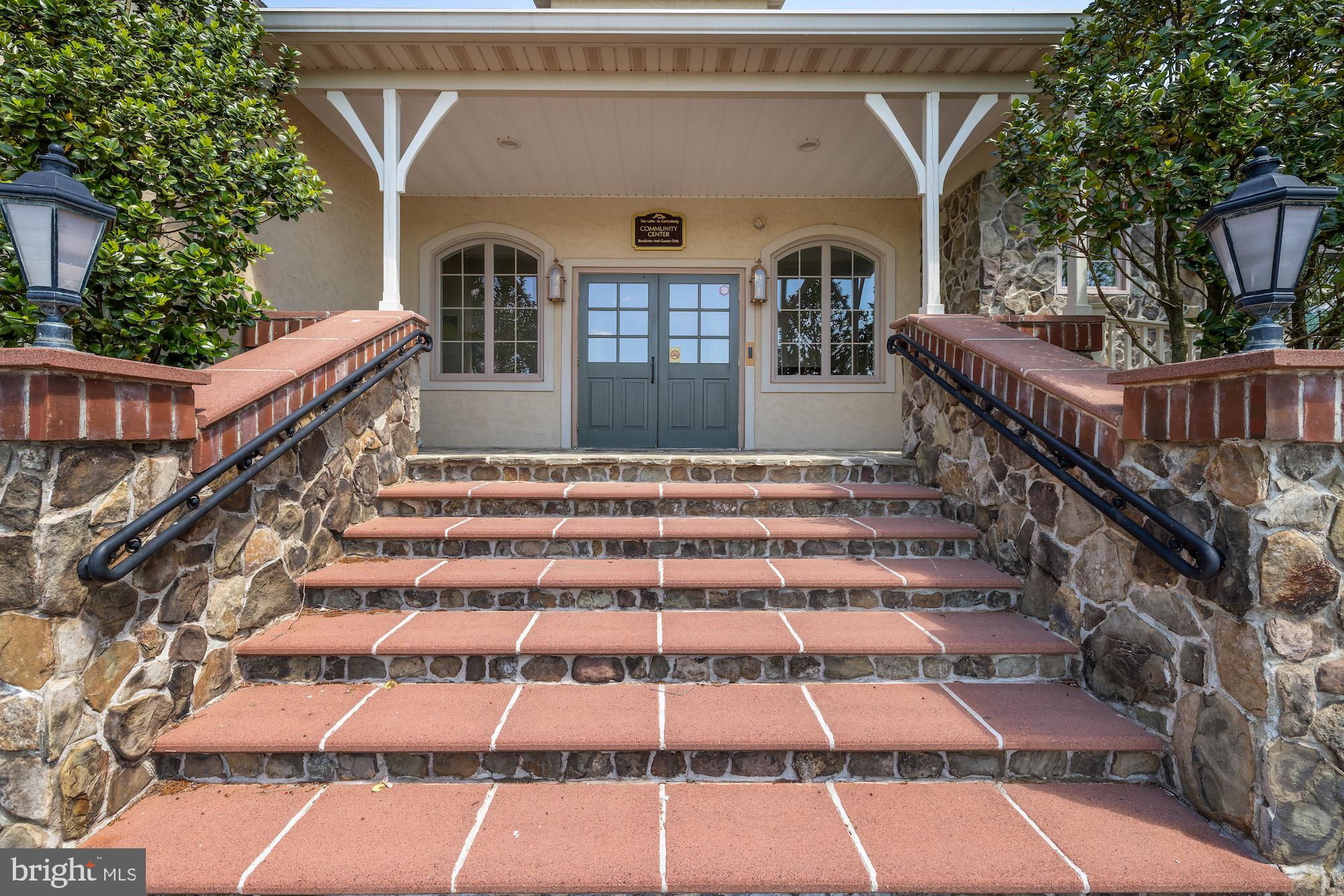 THE COURTYARDS AT THE LINKS OF GETTYSBURG - Residential