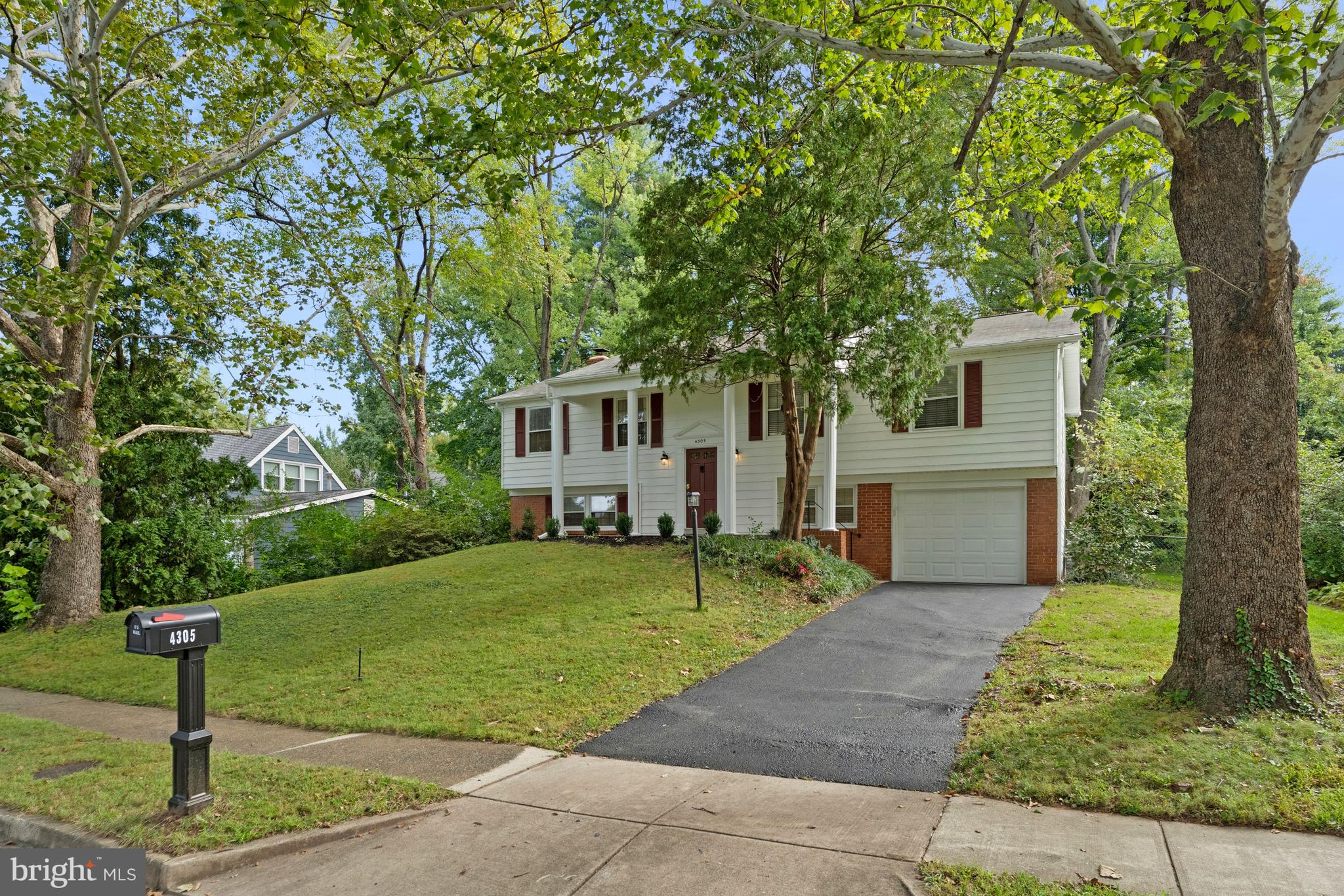 4305 MARKWOOD LANE