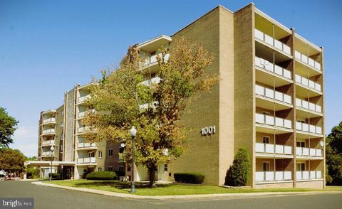 Photo of 207 Sussex House, CHERRY HILL, NJ 08034 (MLS # NJCD2109792)