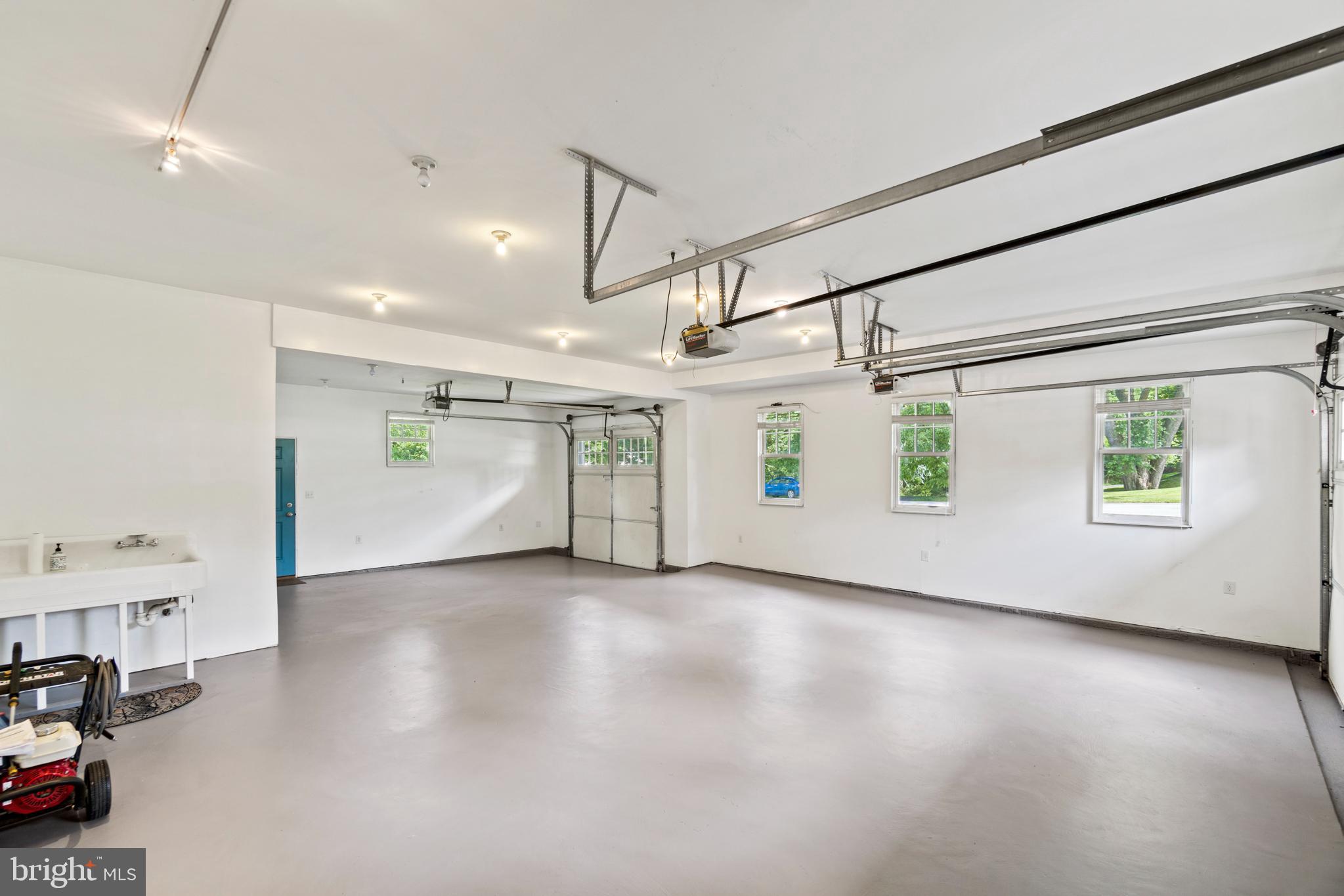 MOUNT HEBRON - Residential