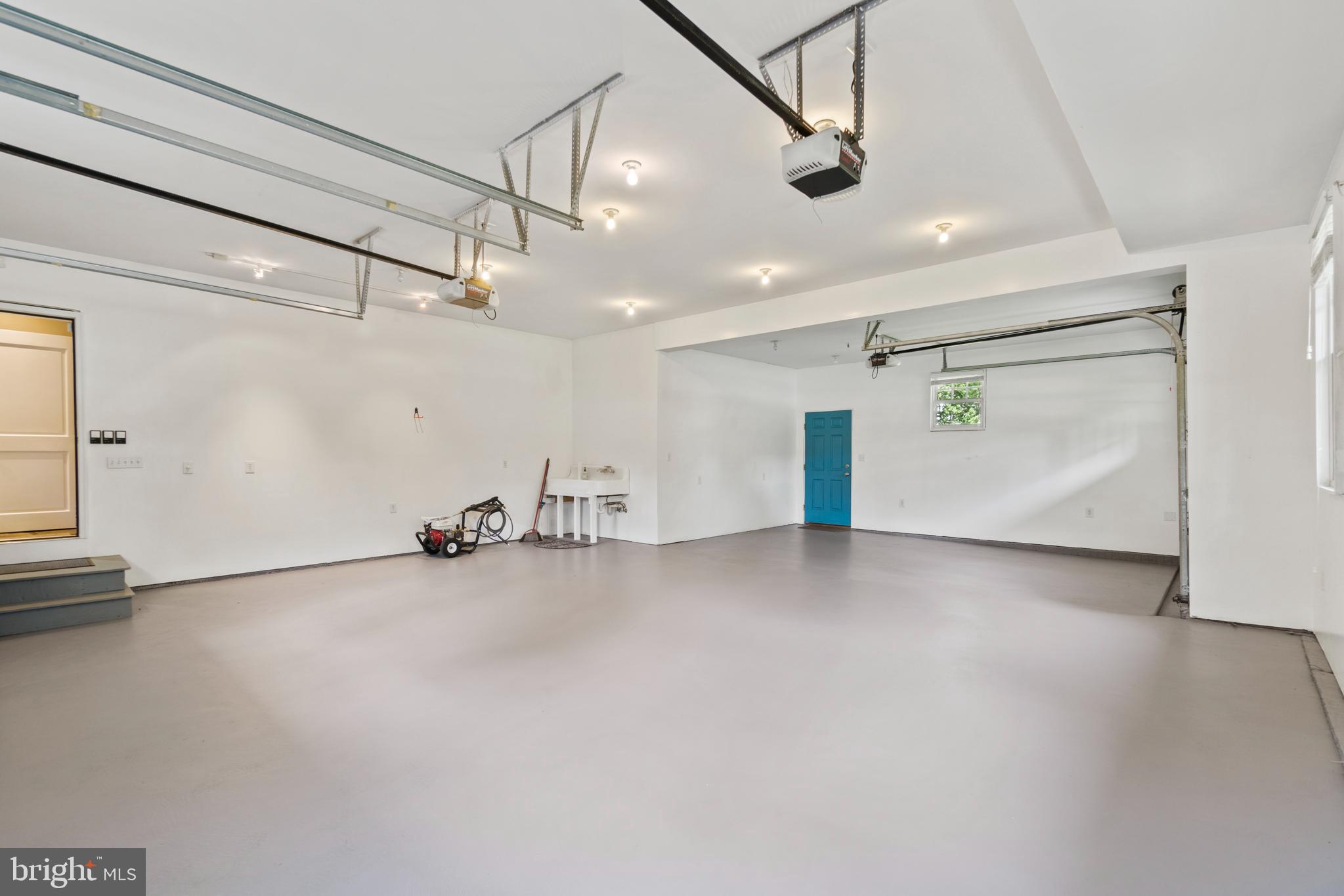 MOUNT HEBRON - Residential