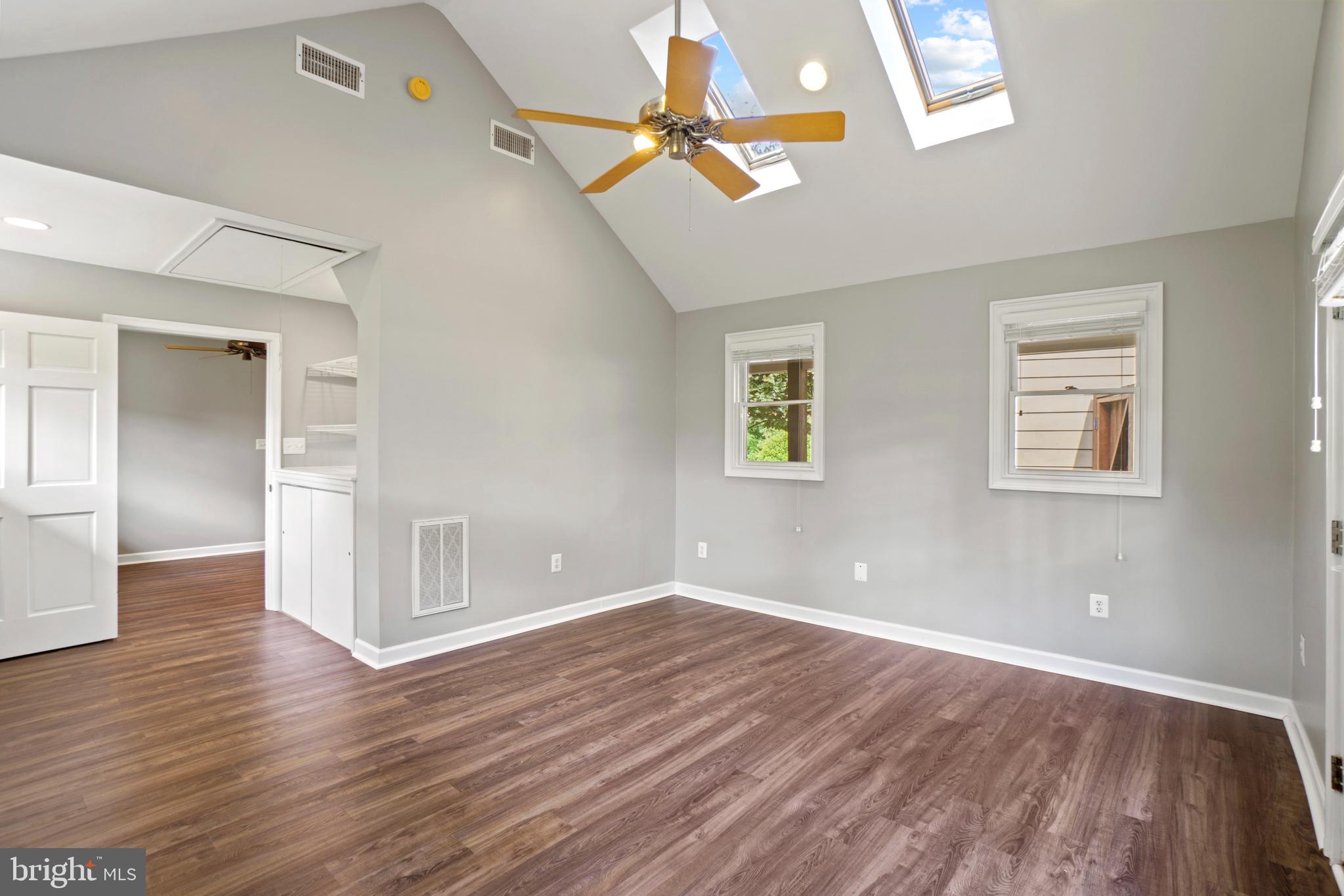 MOUNT HEBRON - Residential