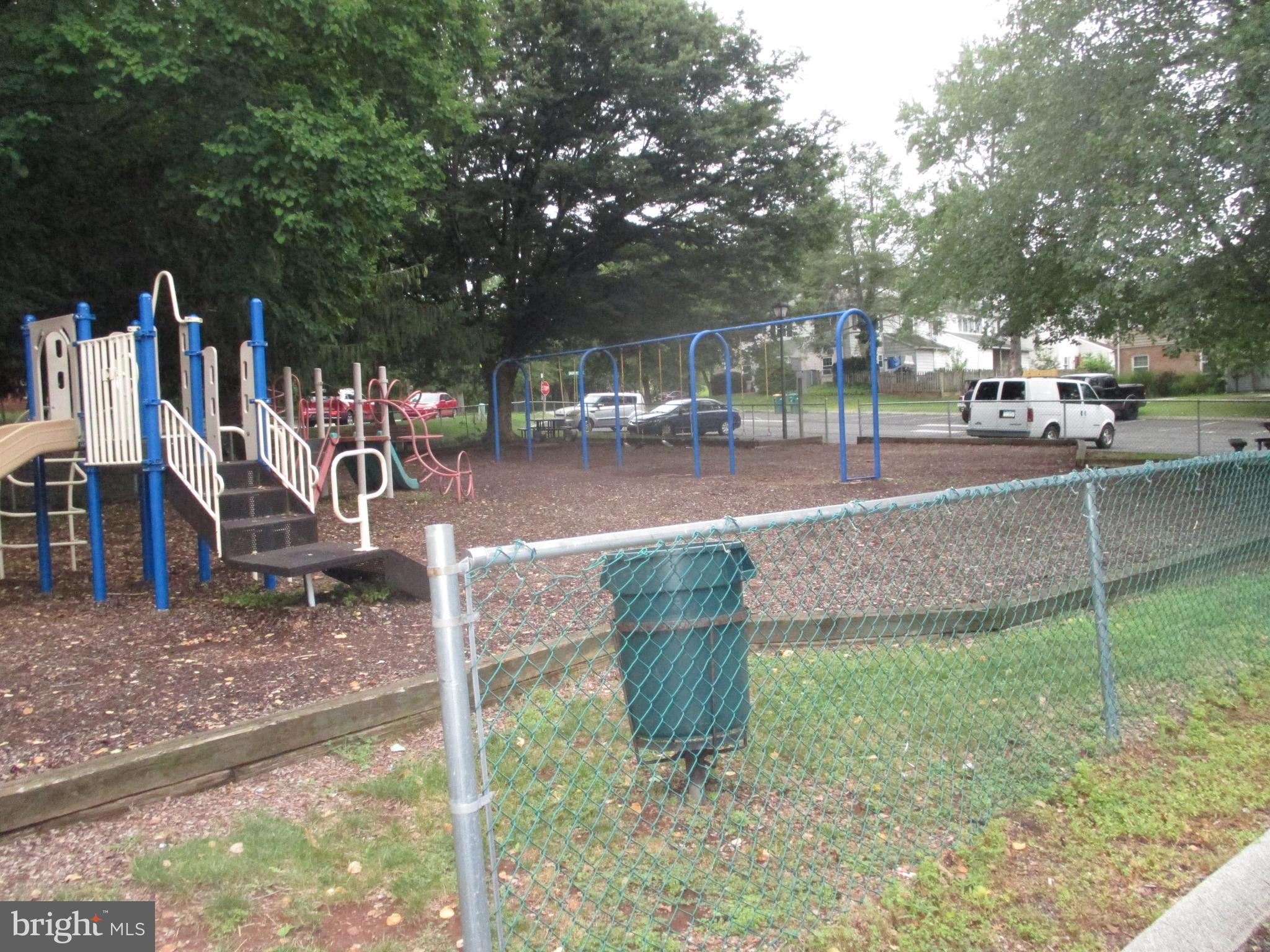 MAPLE HILL - Residential