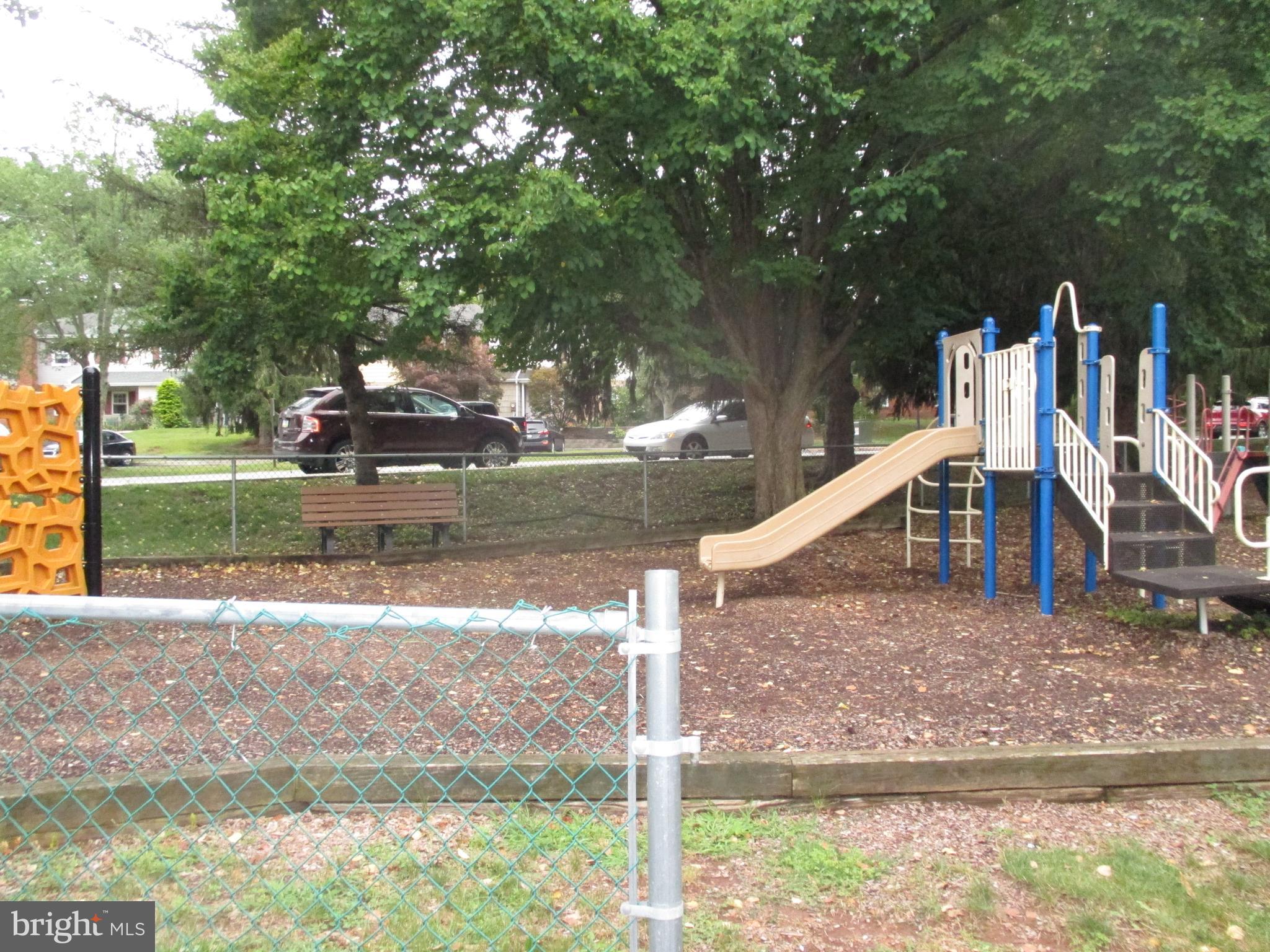 MAPLE HILL - Residential