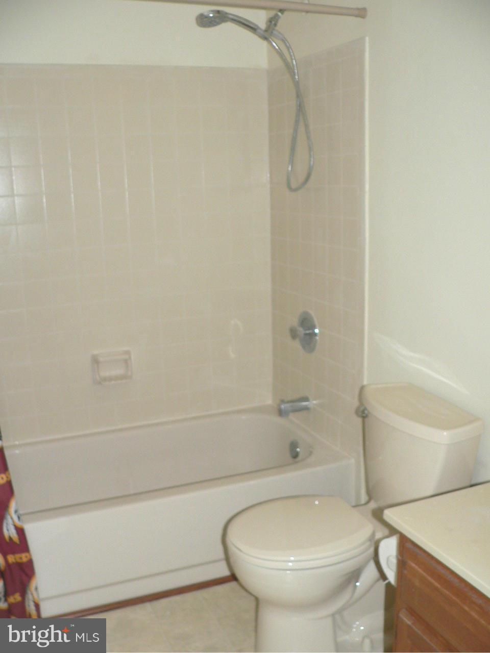 LITTLE ROCKY RUN - Residential Lease