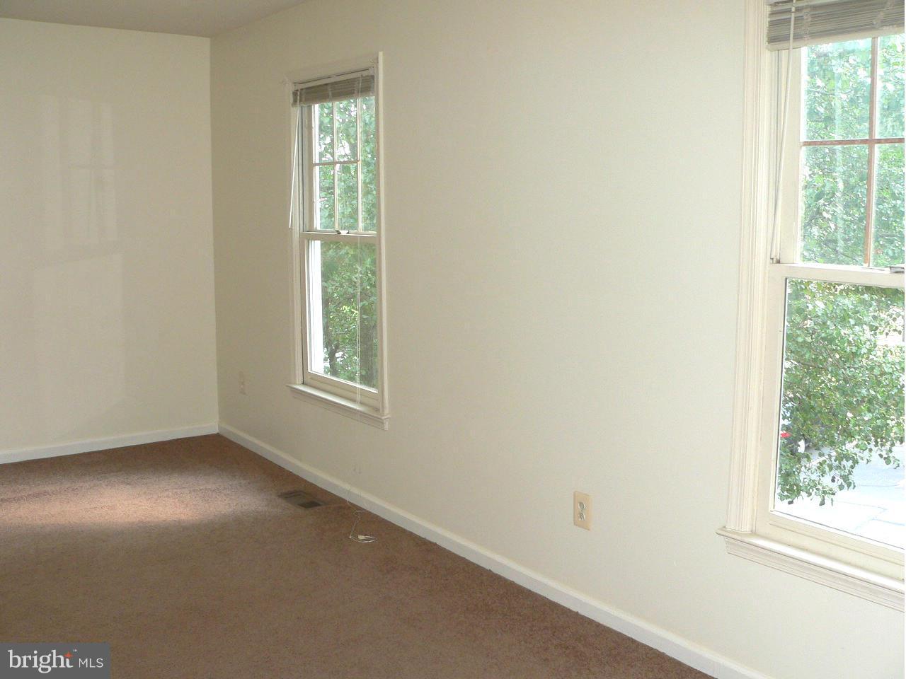 LITTLE ROCKY RUN - Residential Lease