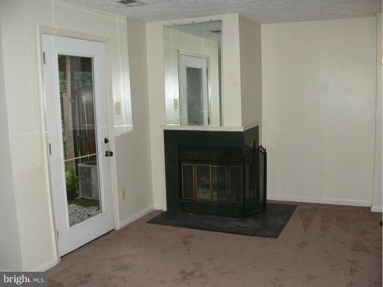 LITTLE ROCKY RUN - Residential Lease