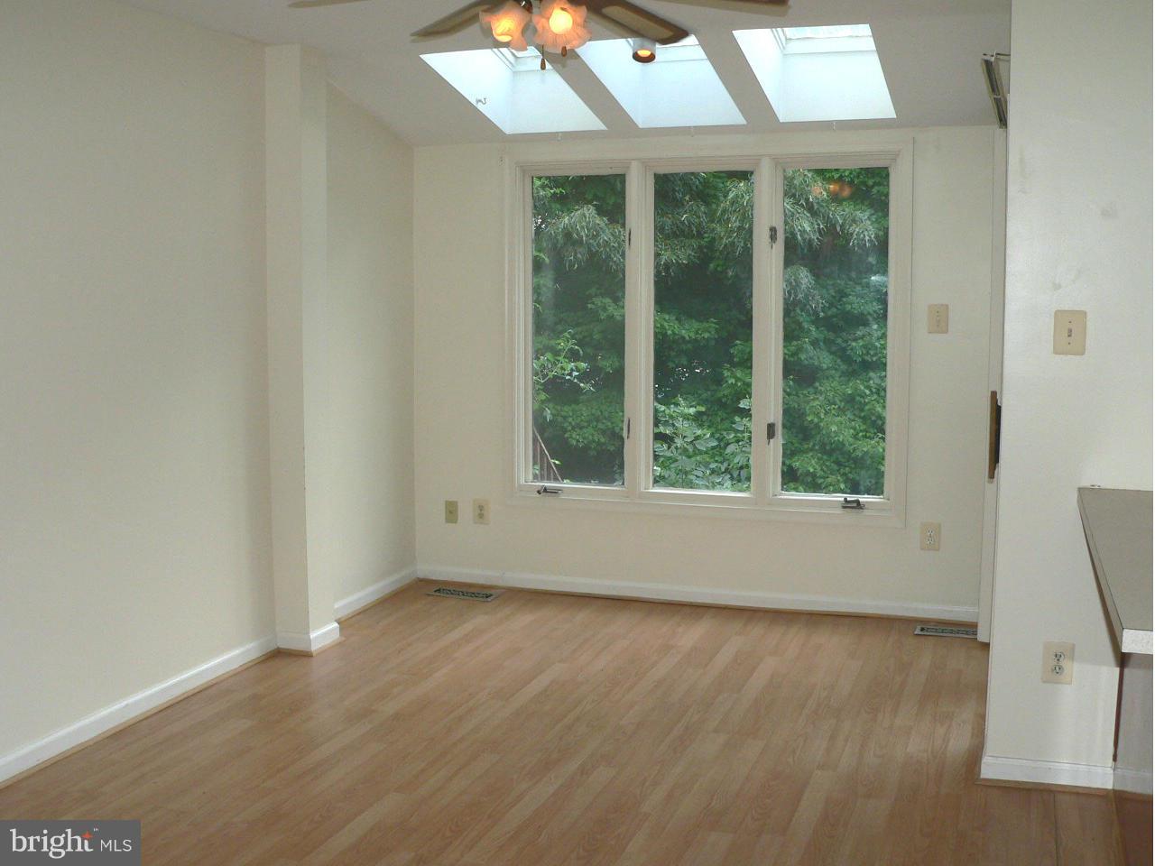 LITTLE ROCKY RUN - Residential Lease